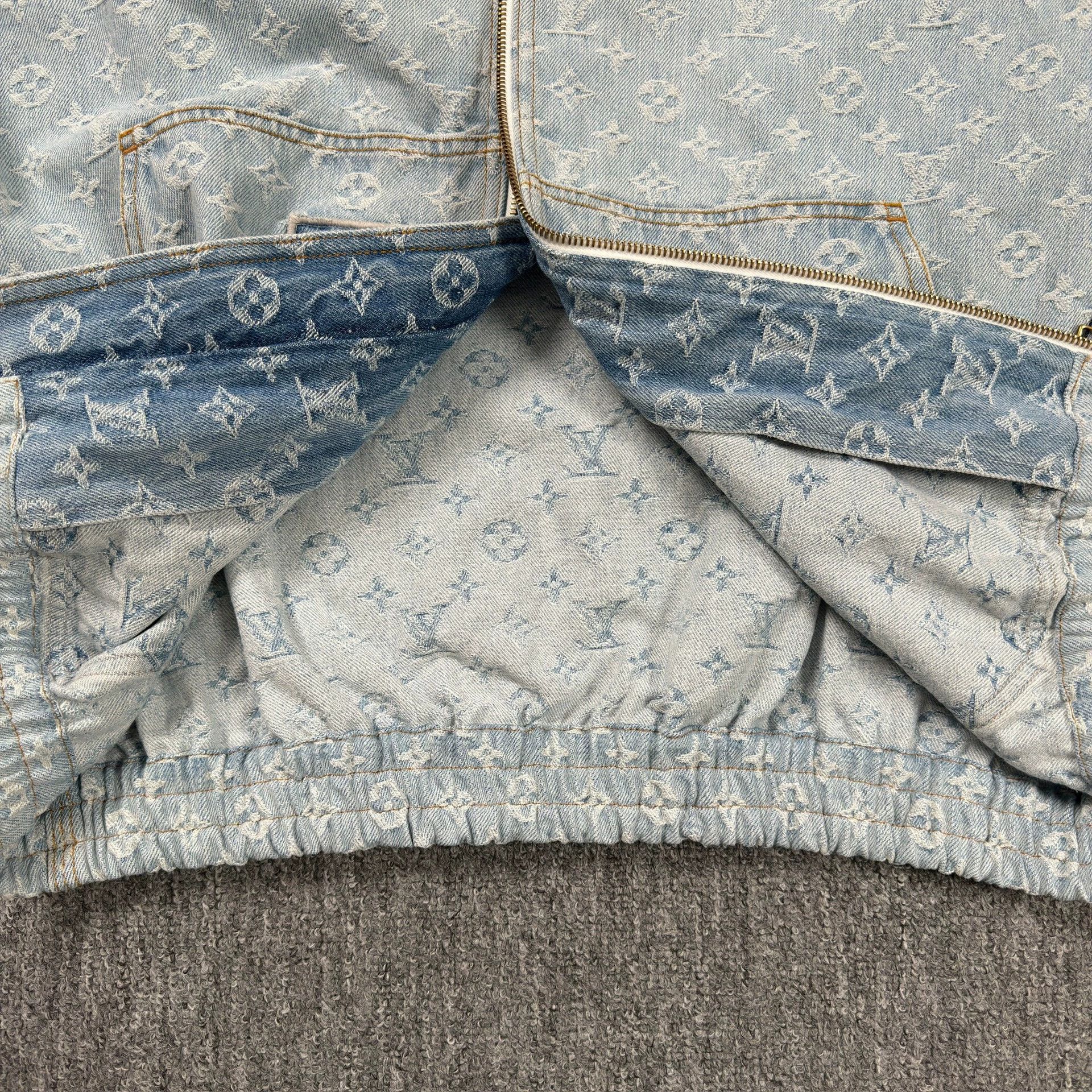 Louis Vuitton LV NBA Collaboration All-over Print Denim Hooded Jacket Size XL / US 12-14 / IT 48-50 - 3 Thumbnail