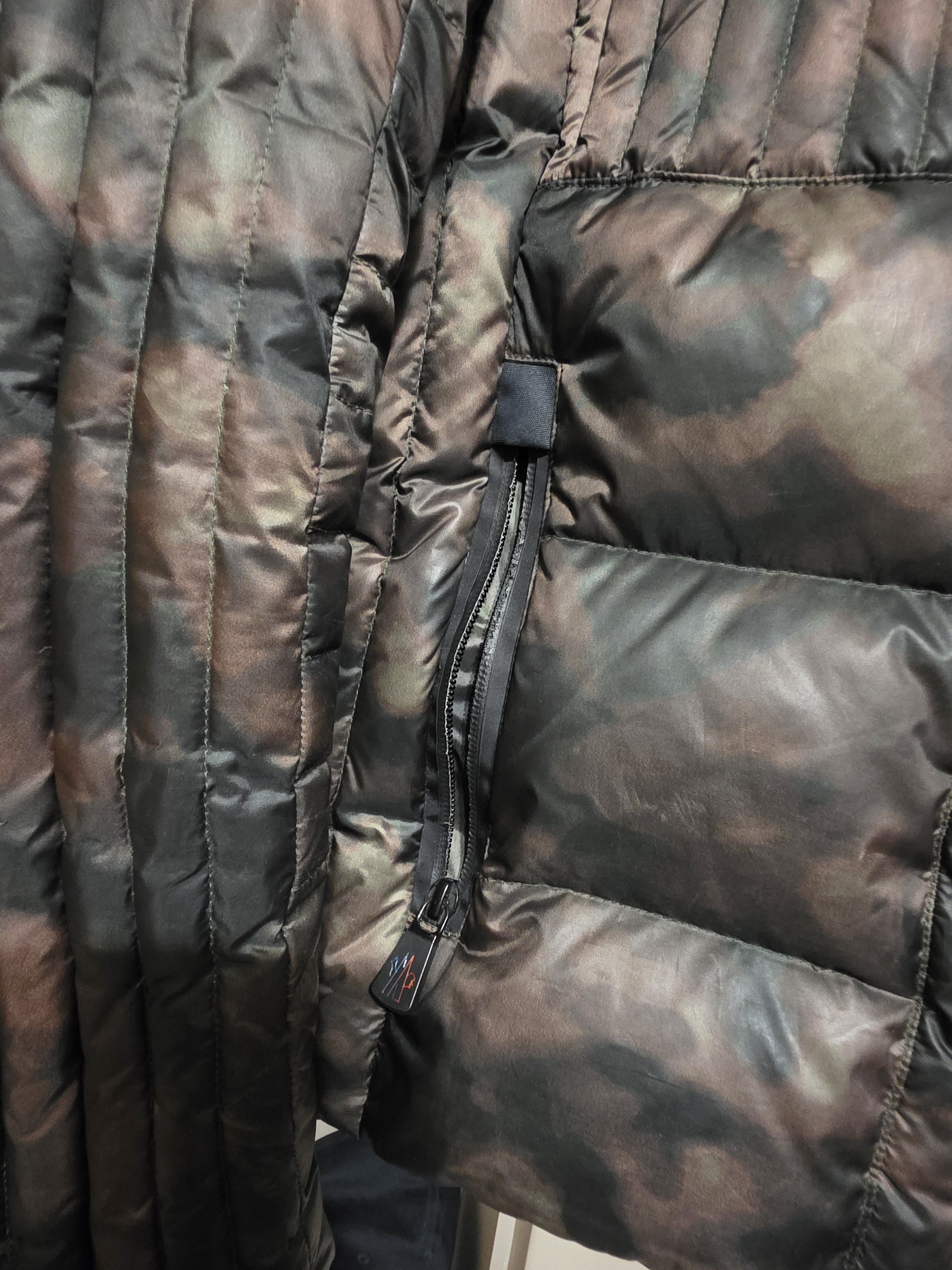 Moncler Grenoble MONCLER Grenoble REDON down jacket with camouflage L Size US L / EU 52-54 / 3 - 5 Thumbnail