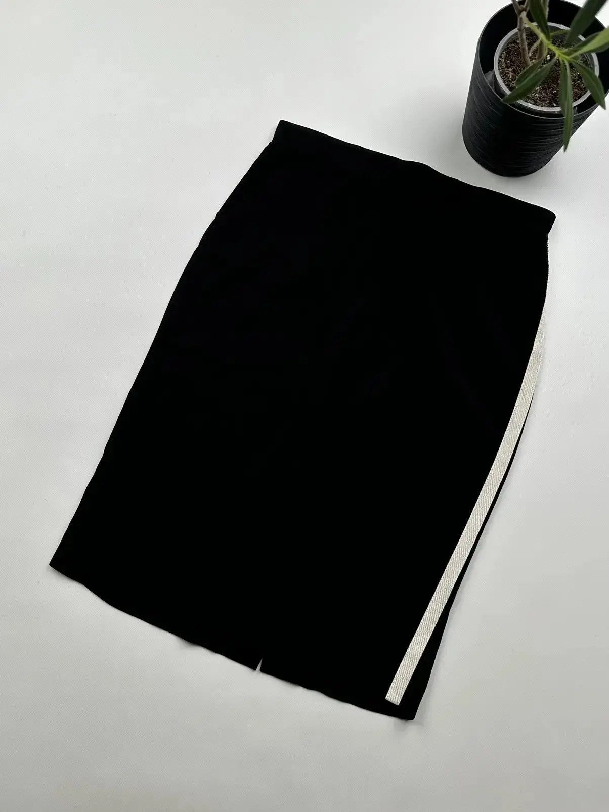 Balmain Pierre Balmain Midi Skirt (115) Size 30" / US 8 / IT 44 - 2 Thumbnail