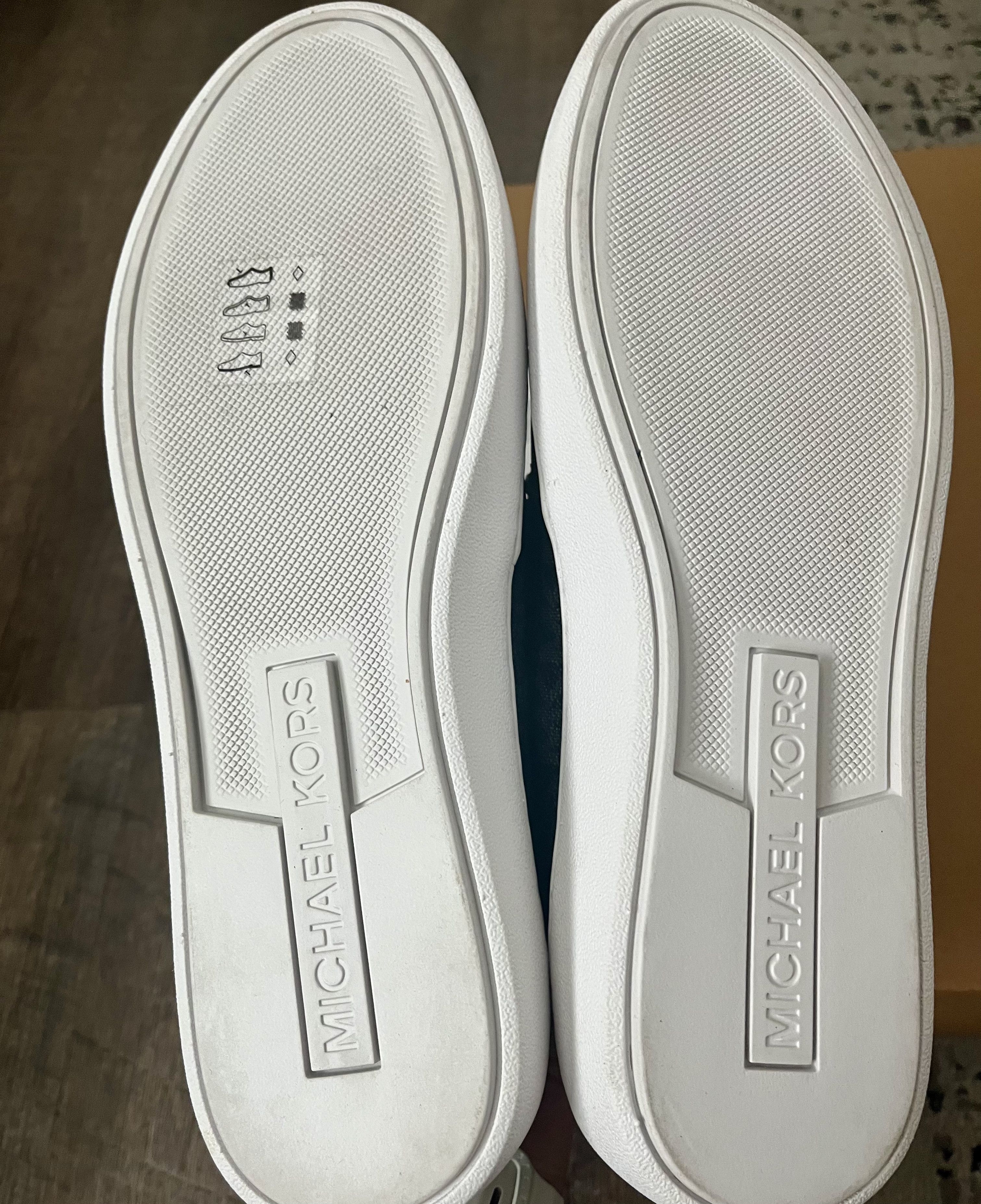 Michael Kors MK Signature Slip On WMNS Size US 9 / IT 39 - 3 Thumbnail