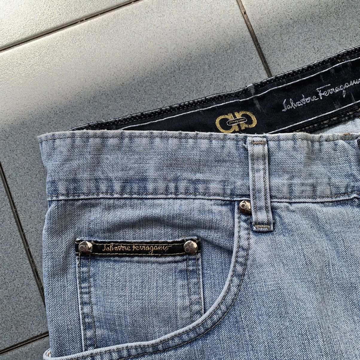 Designer × Salvatore Ferragamo Salvatore Ferragamo Basic Baggy Styled Vintage Jeans Size US 32 / EU 48 - 3 Thumbnail