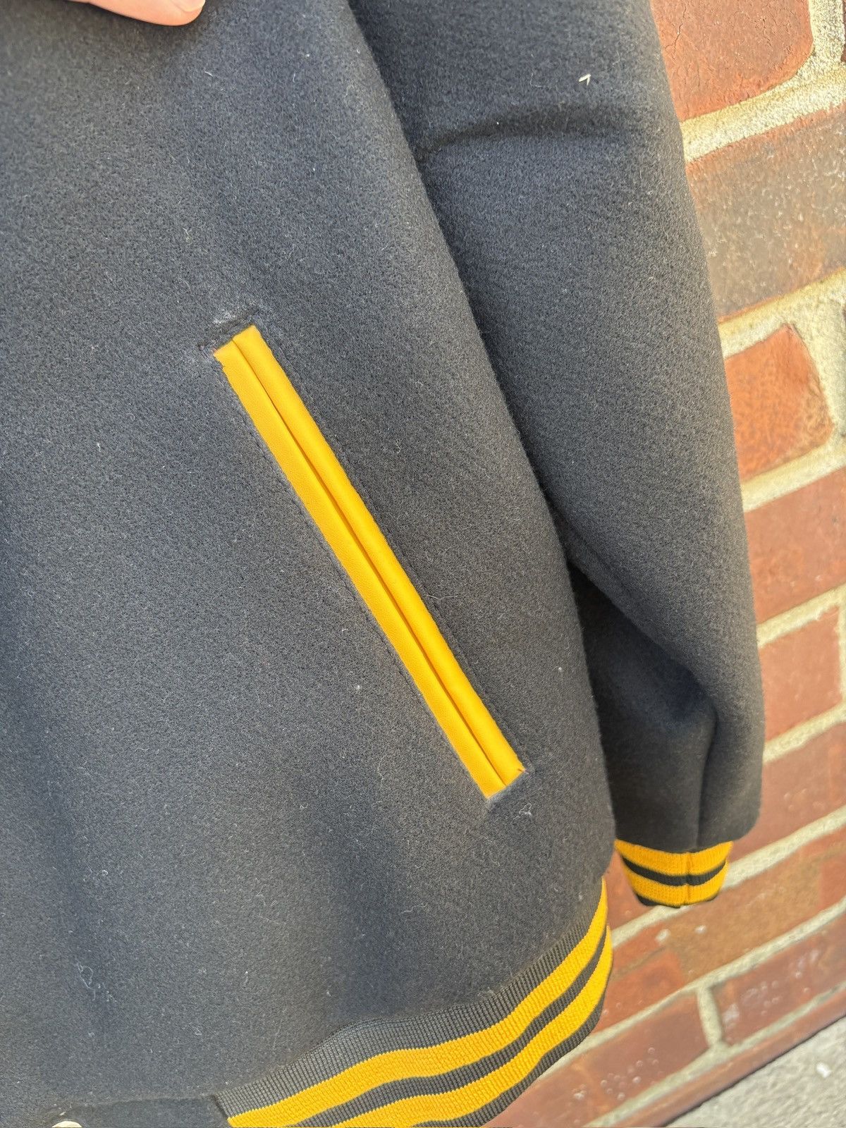Other Vintage Streetwear Bomber Jacket Size Large Black Yellow Size US L / EU 52-54 / 3 - 5 Thumbnail