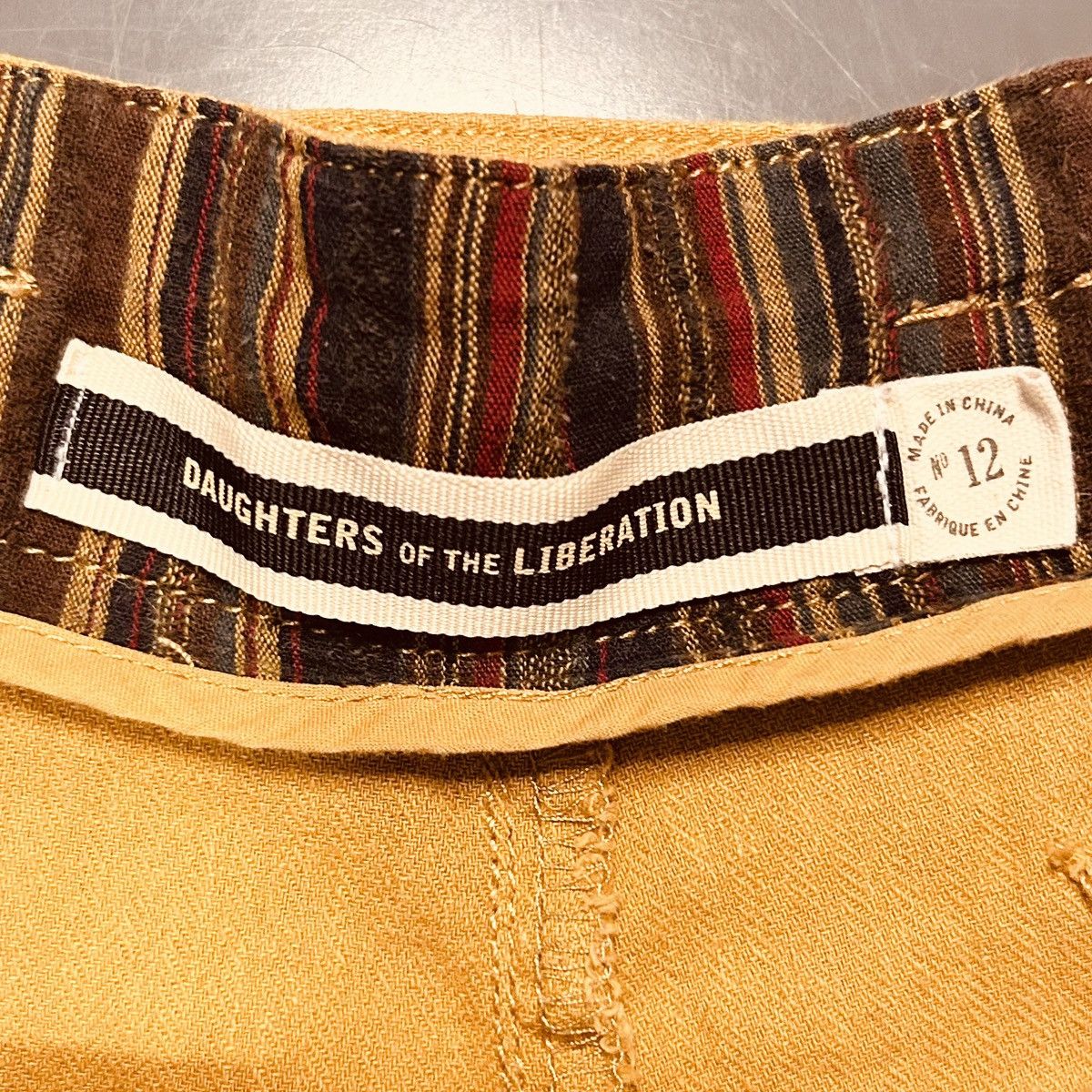 Other High-Waisted Linen Blend Shorts w/ Buttons – Size 12 Size 34" / US 12 / IT 48 - 3 Thumbnail
