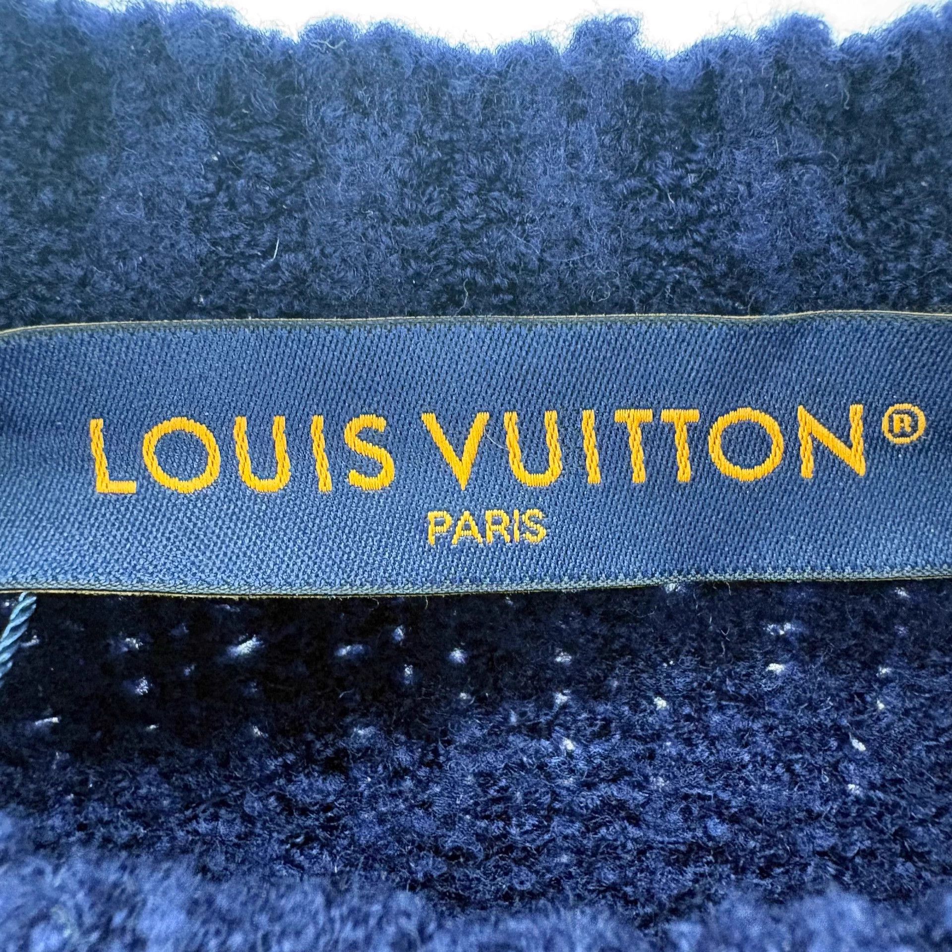 Louis Vuitton LV Intarsia Logo Teddy Sweater Navy S NWT Size US S / EU 44-46 / 1 - 7 Thumbnail