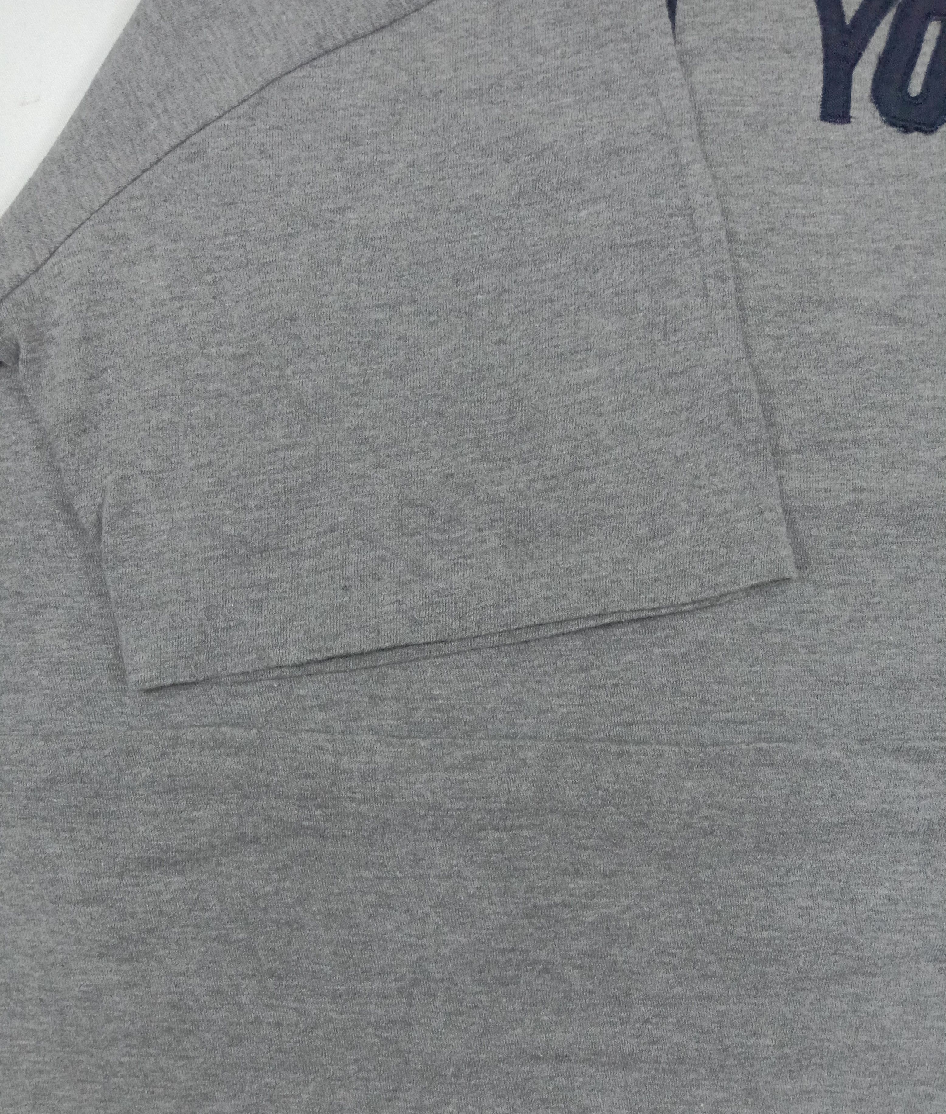 Vintage Vintage Blue Marlin New York T Shirt Size US L / EU 52-54 / 3 - 3 Thumbnail