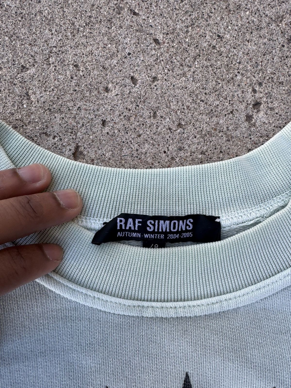 Raf Simons Raf Simons AW04 Waves “Exiles” Crewneck Size US XL / EU 56 / 4 - 2 Thumbnail
