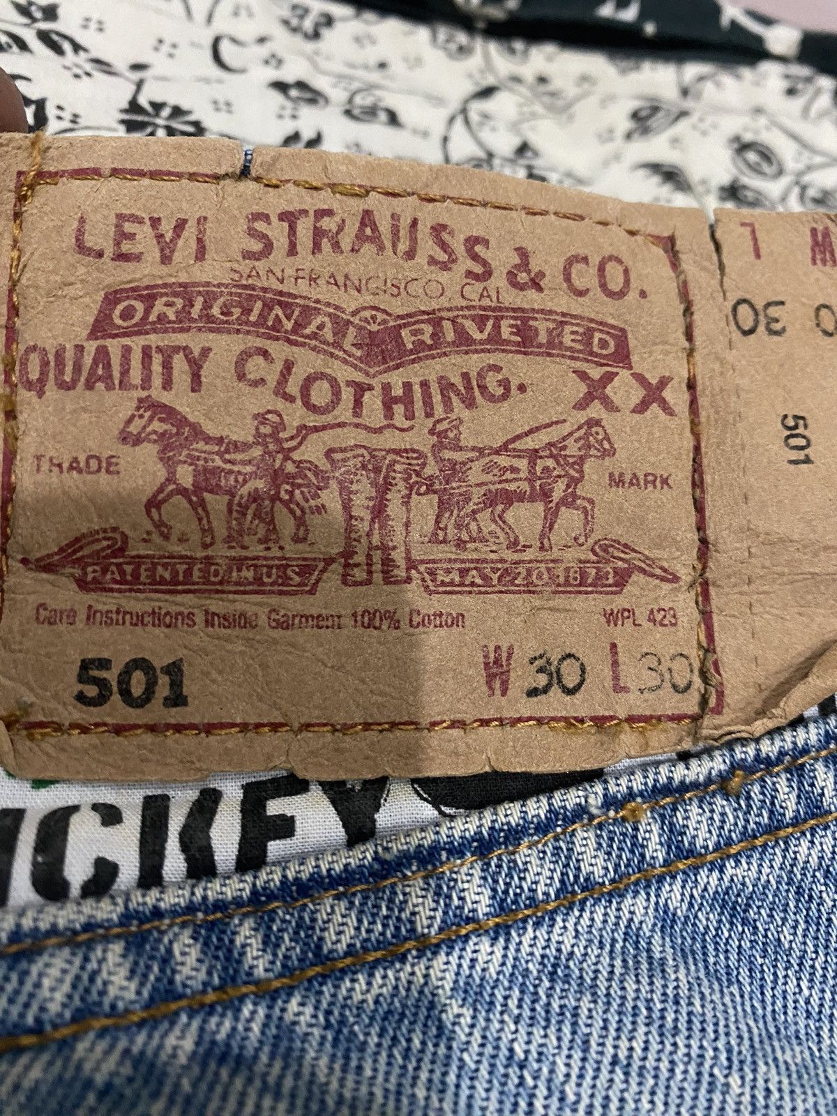 Levi's × Mickey Mouse × Vintage vtg 90’s levis 501 x mickey mouse Size US 30 / EU 46 - 9 Thumbnail