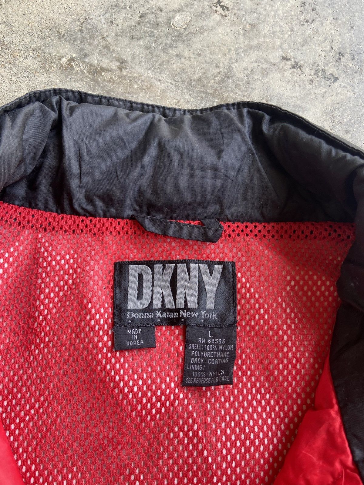 DKNY VINTAGE DKNY WINDBREAKER Size US L / EU 52-54 / 3 - 5 Thumbnail