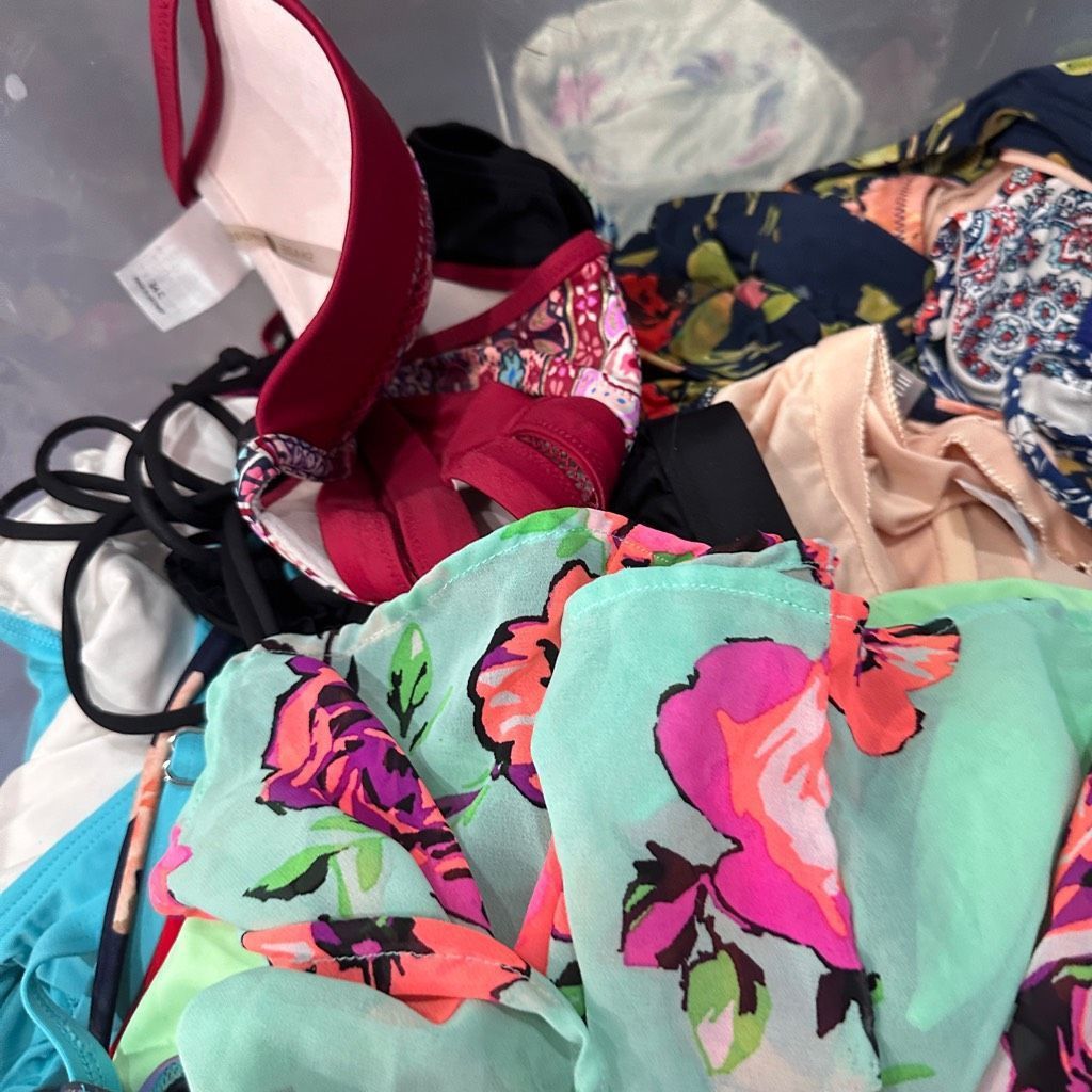 Designer SWIMWEAR MYSTERY BOX Swimsuits Bikinis One Piece Two Piece C Size XL / US 12-14 / IT 48-50 - 4 Thumbnail