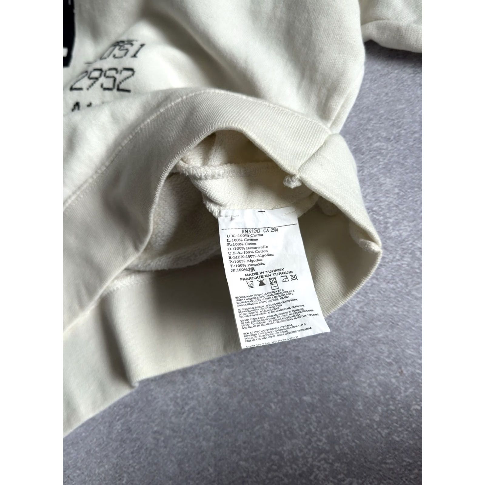 Diesel VINTAGE Diesel Big Logo Boxy Fit Sweatshirt Y2K White Cream Size L Men Size US L / EU 52-54 / 3 - 8 Thumbnail