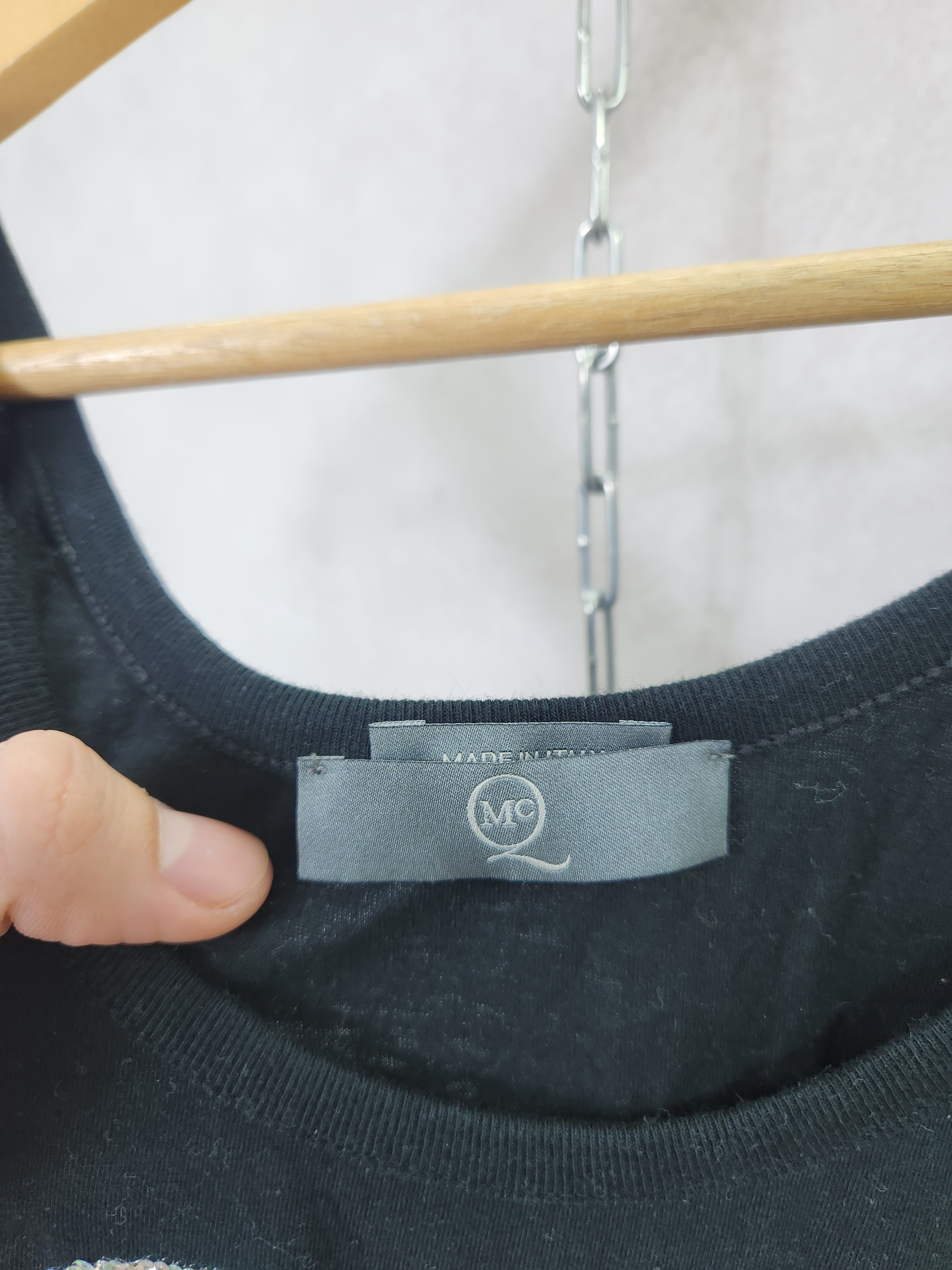 Alexander McQueen Alexander mcqueen black big logo tank top size M Size M / US 6-8 / IT 42-44 - 5 Thumbnail