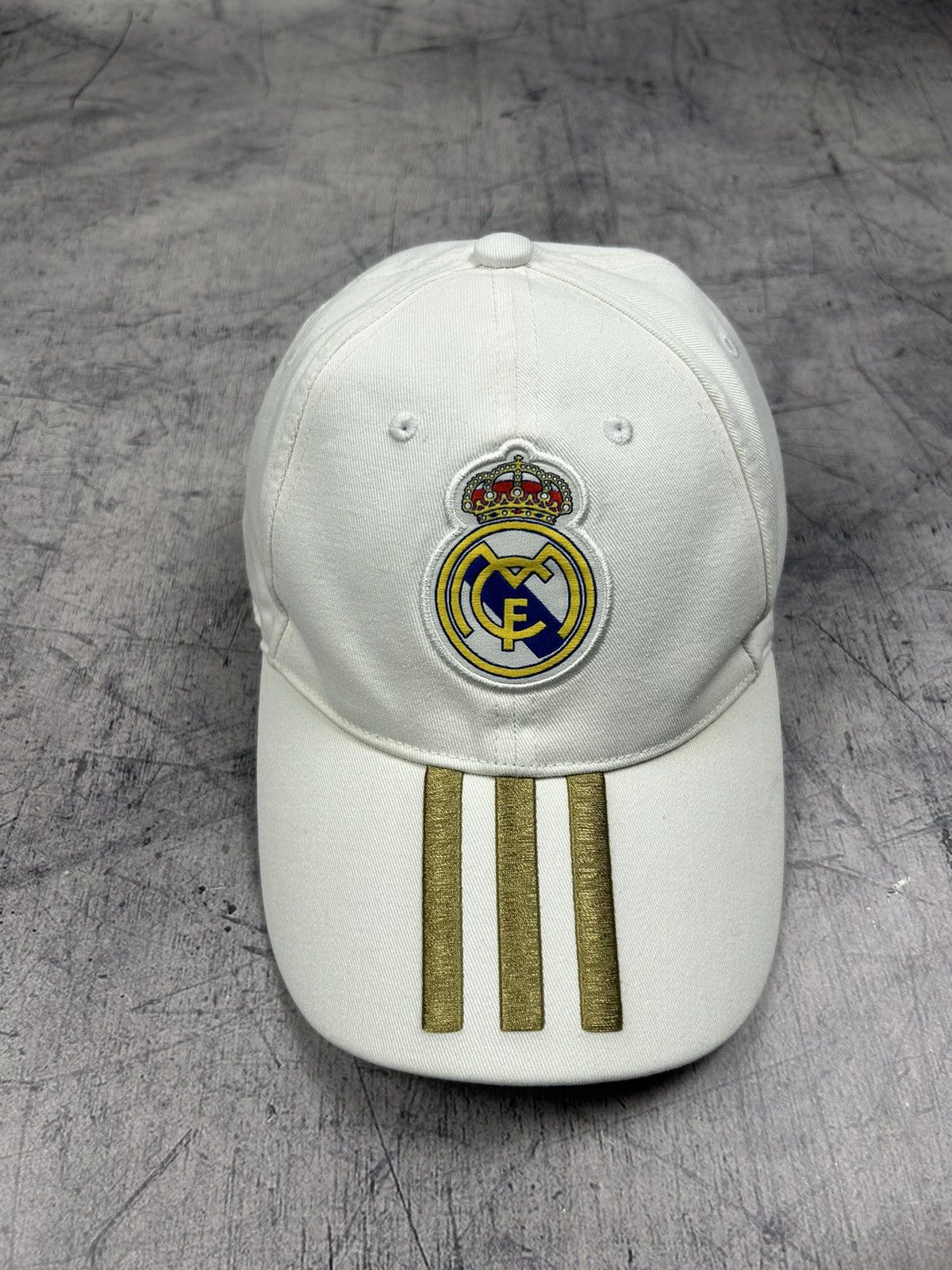 Adidas × Vintage Adidas Real Madrid Centre Logo Cap Soccer Jersey Size ONE SIZE - 3 Thumbnail