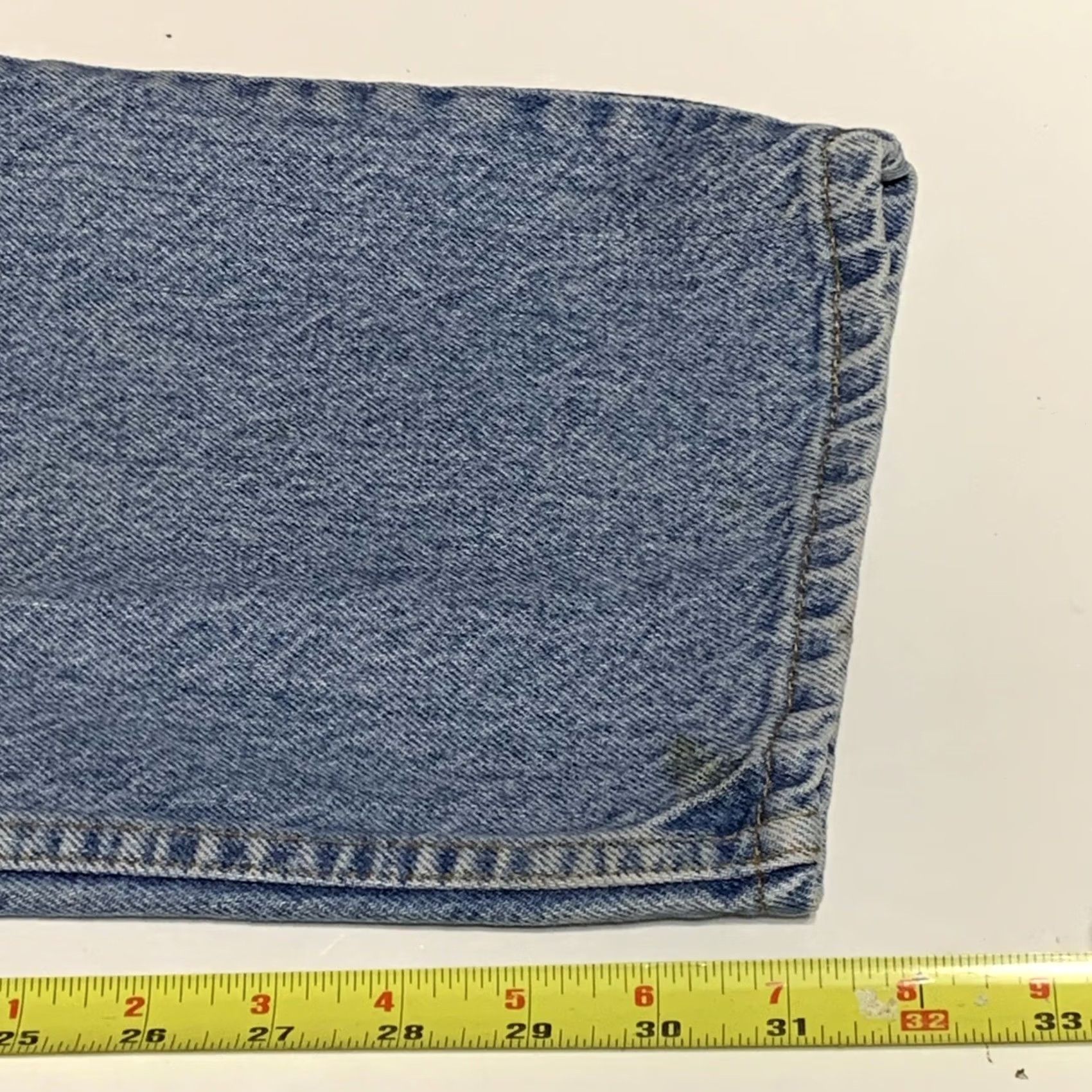 Levi's VINTAGE Levi's 540 Jeans Relaxed 38x31 Blue Denim Leather Tab Pockets 90s Mens Size US 38 / EU 54 - 6 Thumbnail