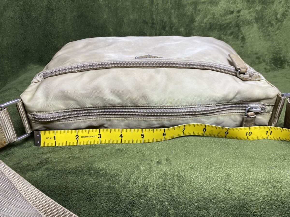 Prada Vintage Prada khaki beige nylon tessuto crossbody bag Size ONE SIZE - 23 Thumbnail
