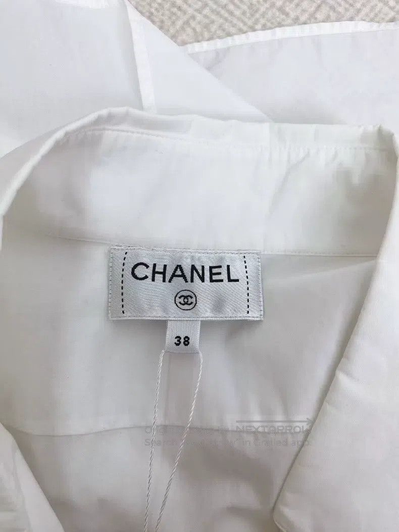 Chanel Chanel 23P pearl button white shirt Size XS / US 0-2 / IT 36-38 - 7 Thumbnail