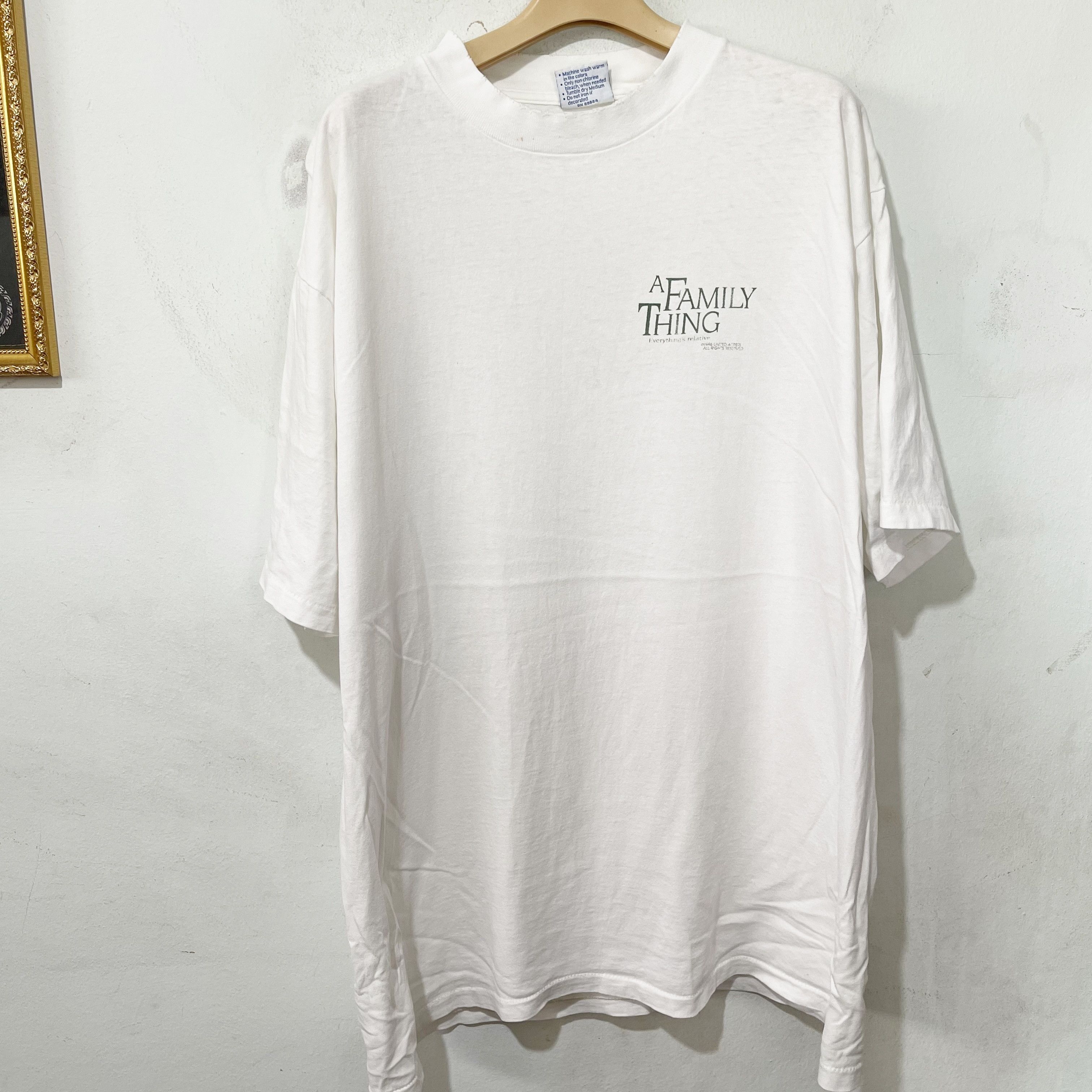 Vintage Vintage 1996 A Family Thing Movie Promo T-Shirt Size US XL / EU 56 / 4 - 1 Thumbnail