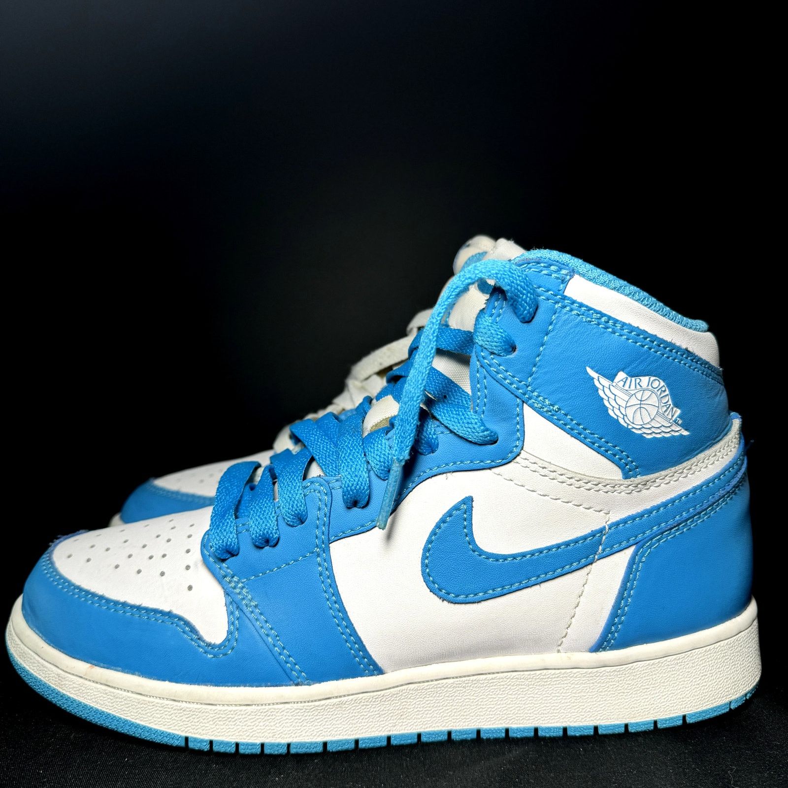 Jordan Brand × Nike Size 6 - Nike Air Jordan 1 Retro High OG BG UNC Men's Shoes Size US 6 / EU 39 - 8 Thumbnail