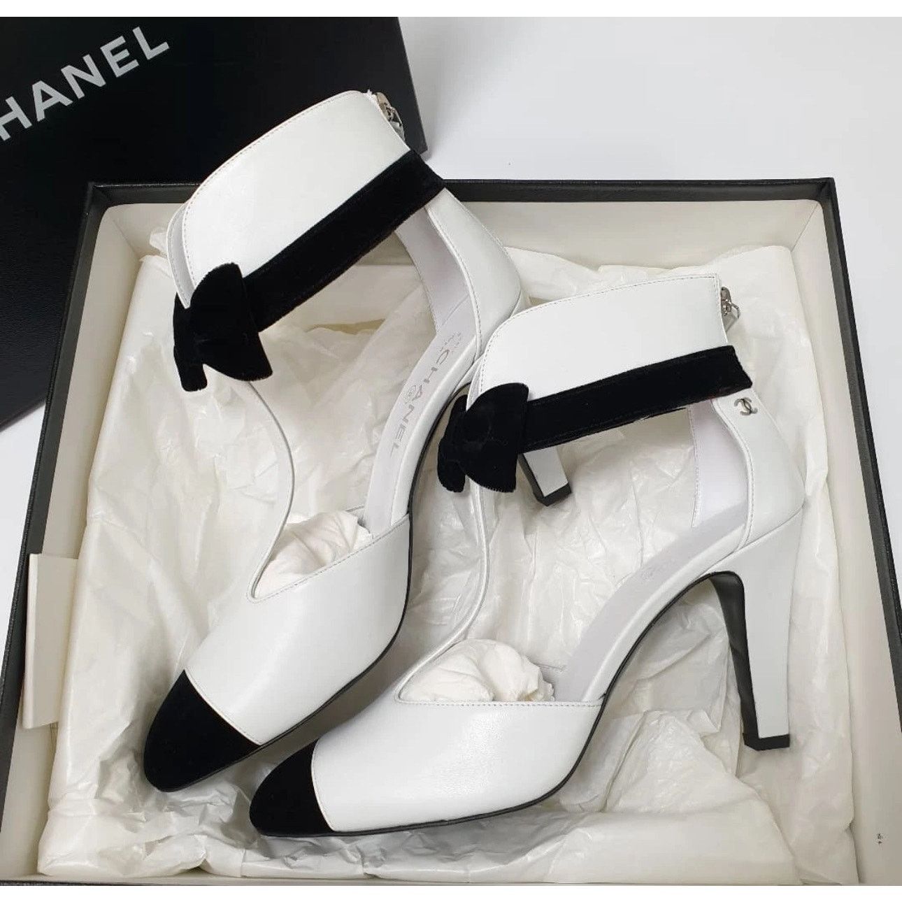 NWOB Chanel Black White Heeled Sandals Sz.41