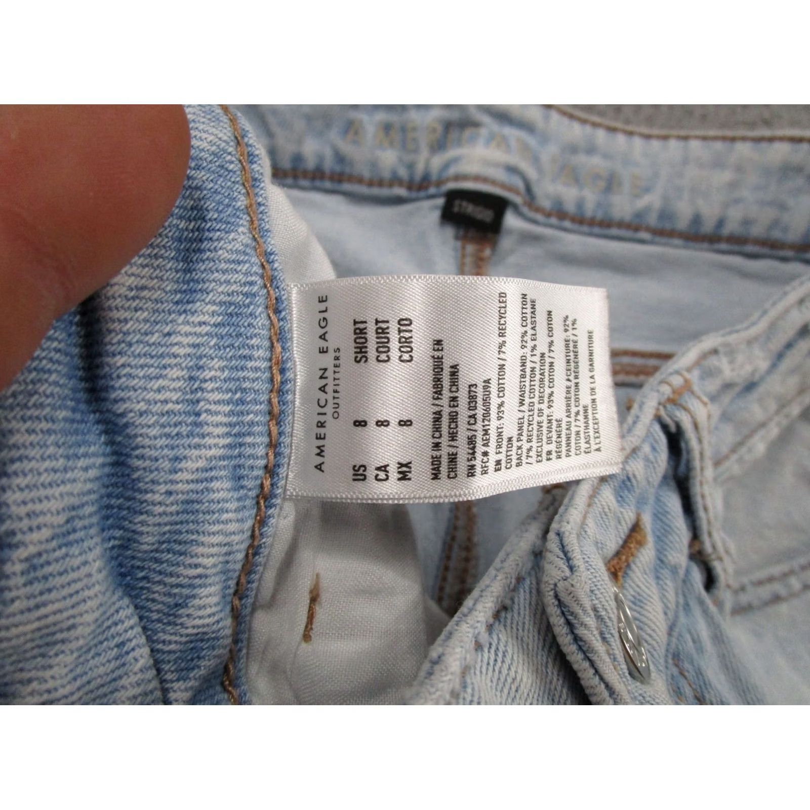 American Eagle Outfitters American Eagle Outfitters Denim Mom Jeans Distressed Light Wash 8 Short Blue Cotton 5-Pocket Womens Jeans Size 30" / US 8 / IT 44 - 6 Thumbnail