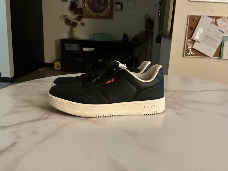 Levi's Levi's Womens Drive Lo Synthetic Leather Shoe Size US 7 / EU 40 - 1 Thumbnail