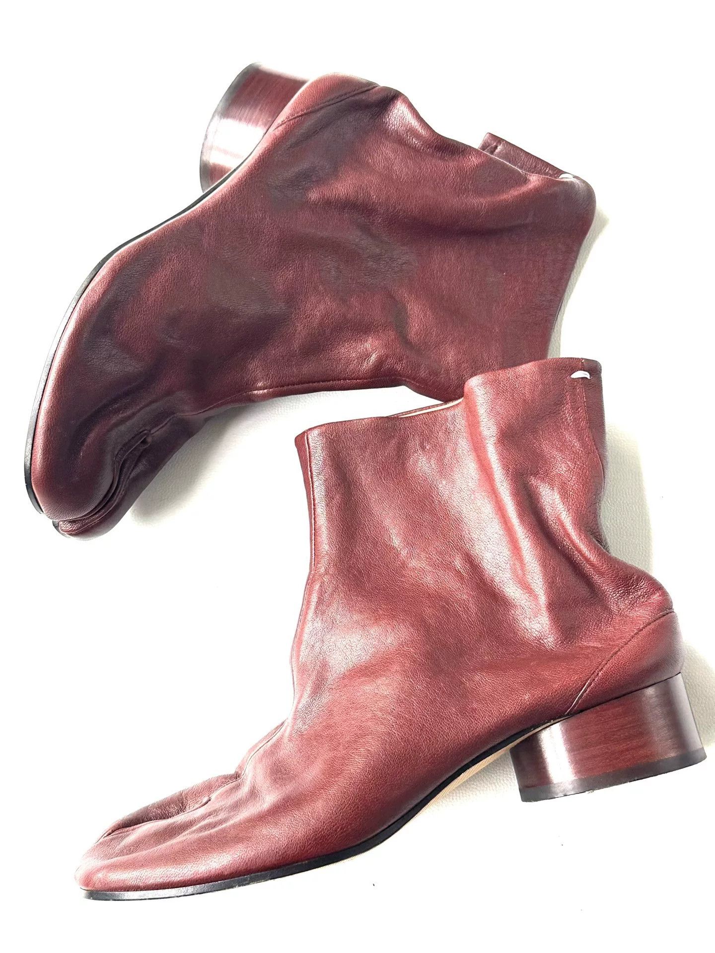 Maison Margiela Maison Margiela Red Tabi Low-Heel Boots Size US 7 / IT 37 - 1 Thumbnail