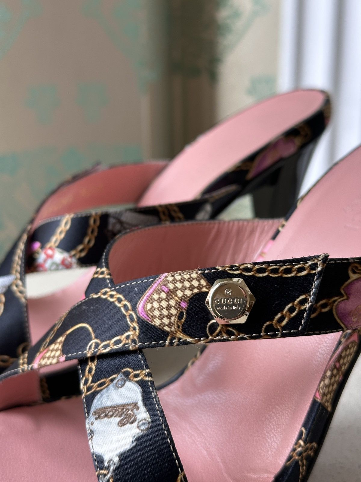 Gucci GUCCI Satin Chain Cross Strap Black Pink Sandals 36,5/6,5 Size US 6.5 / IT 36.5 - 10 Thumbnail