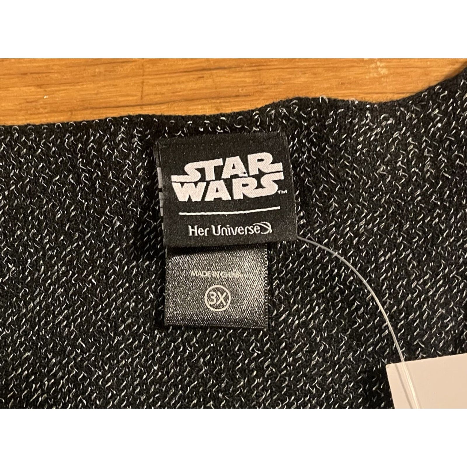 Vintage Her Universe Star Wars X-Wing Icons V-Neck Sweater Women’s 3X Black Silver Geometric Graphic Print Pullover Knit shirt style? Size XXL / US 16-18 / IT 52-54 - 5 Thumbnail