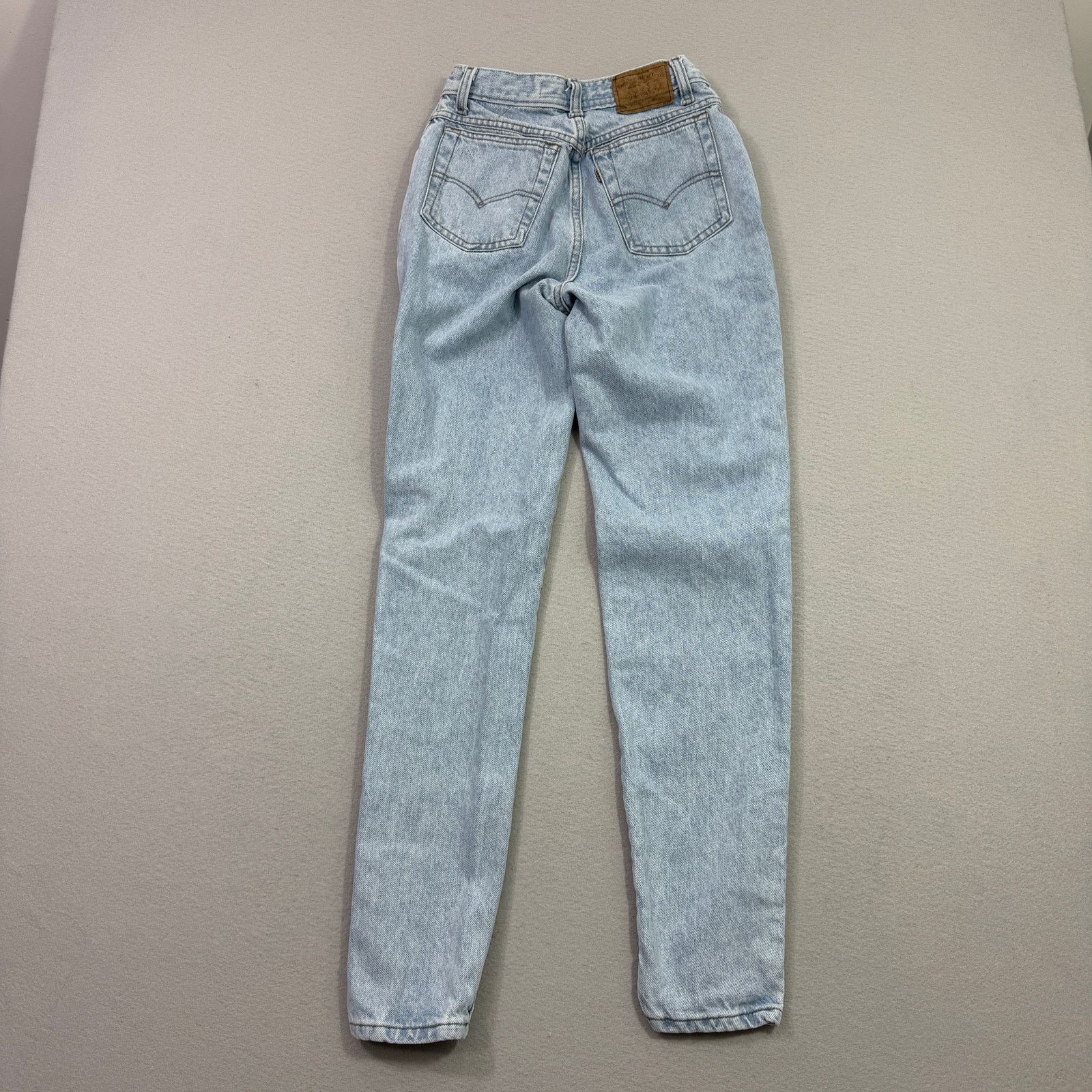 Vintage Vintage Levis 900 Jeans Women's 7 (26x31) Blue Mom High Rise Size 26" / US 2 / IT 38 - 8 Thumbnail