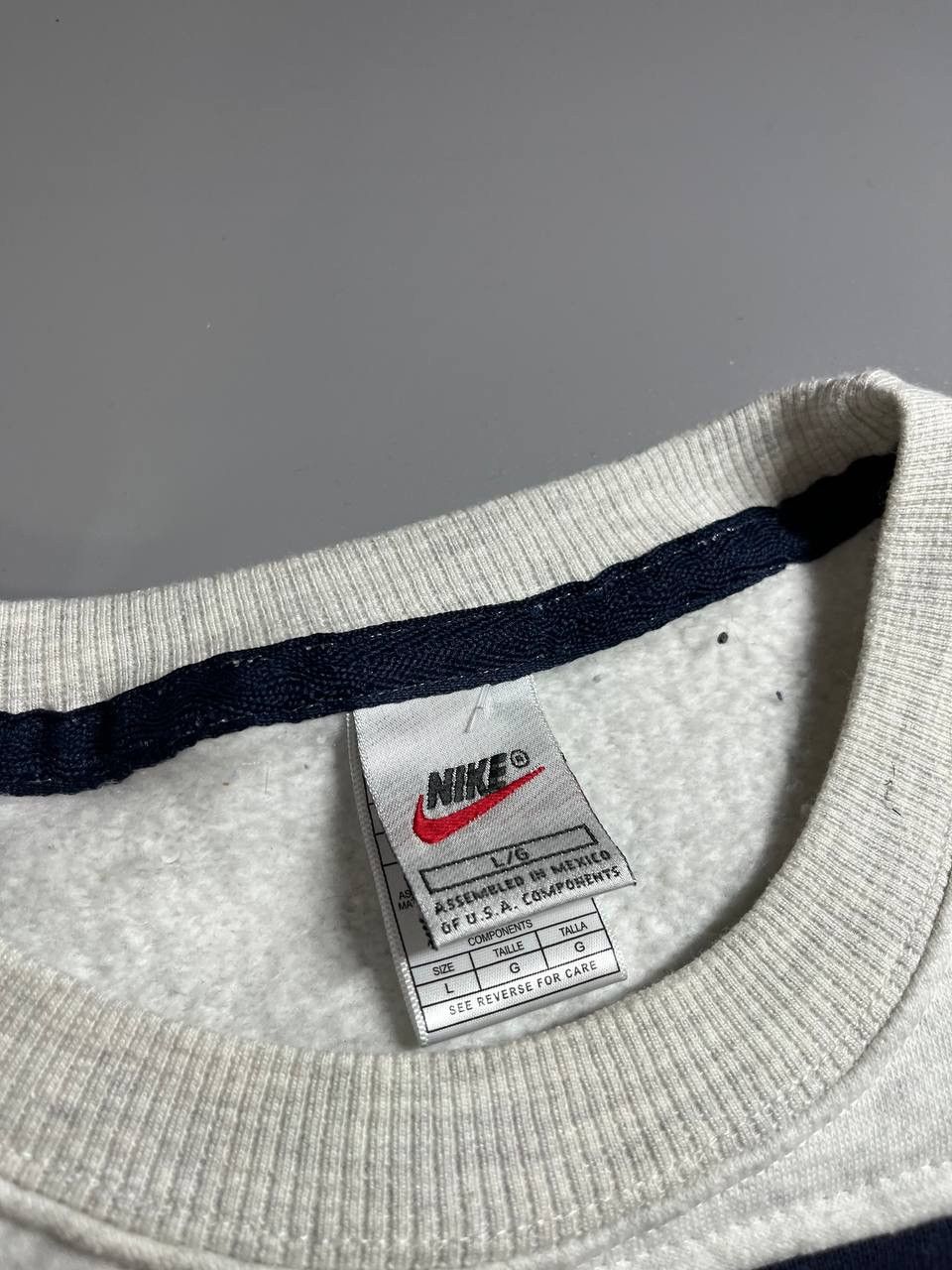 Nike Vintage nike sweatshirt size L logo very rare Y2K Size US L / EU 52-54 / 3 - 3 Thumbnail