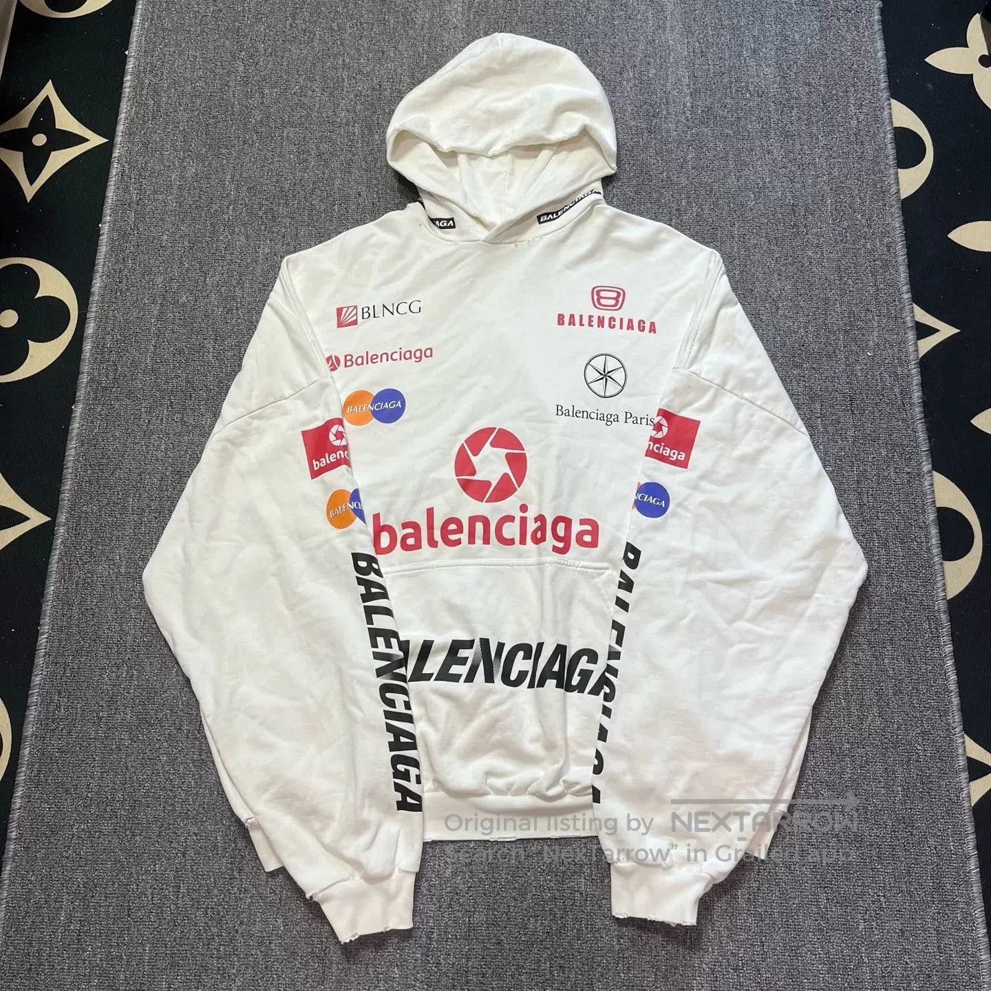 Balenciaga Balenciaga Logo Print Long Sleeve Hoodie. Size US XS / EU 42 / 0 - 1 Thumbnail