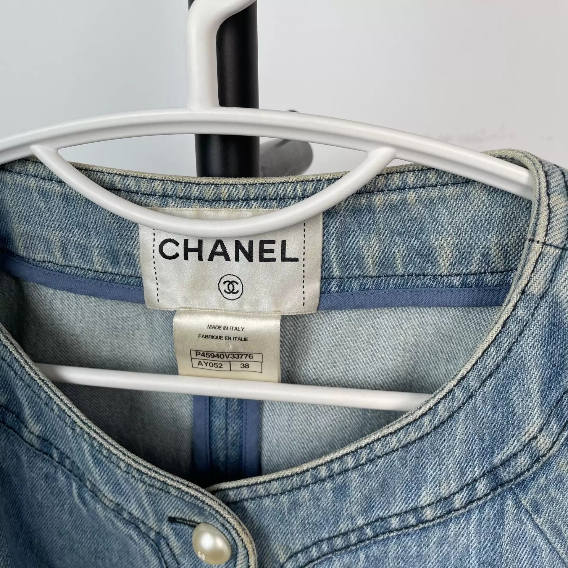 Chanel Chanel Short Denim Jacket Pearl Buttons Size S / US 4 / IT 40 - 3 Thumbnail