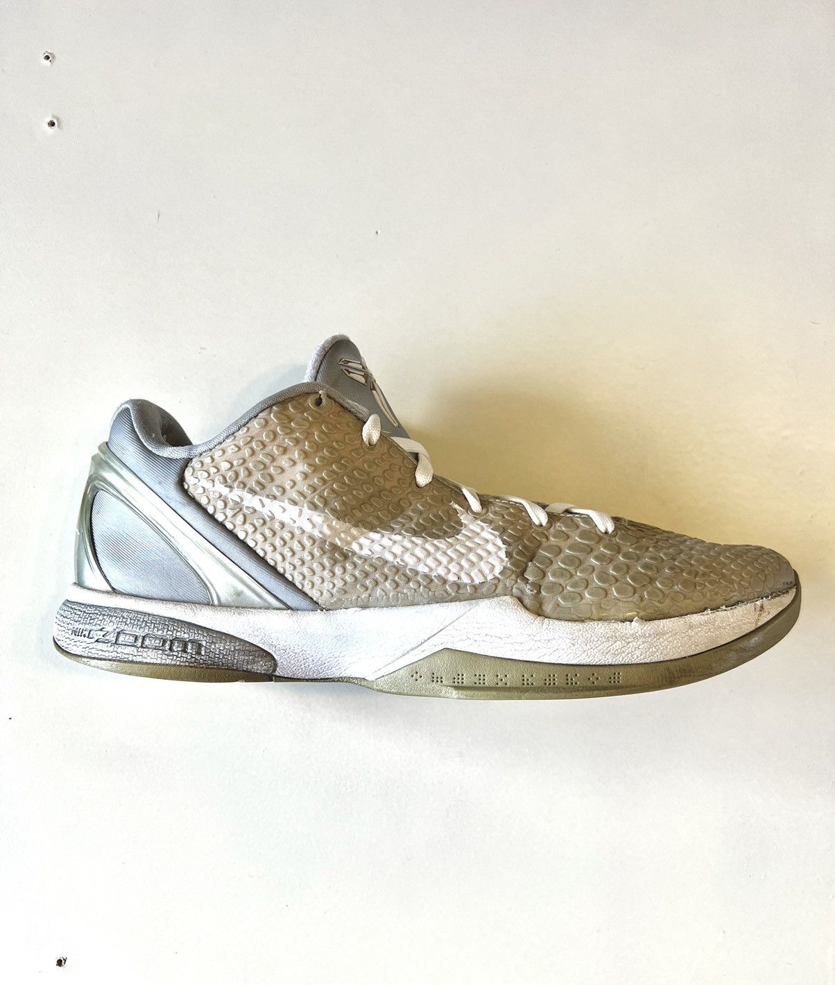 Nike Nike Kobe 6 Metallic Silver Size US 10.5 / EU 43-44 - 1 Thumbnail