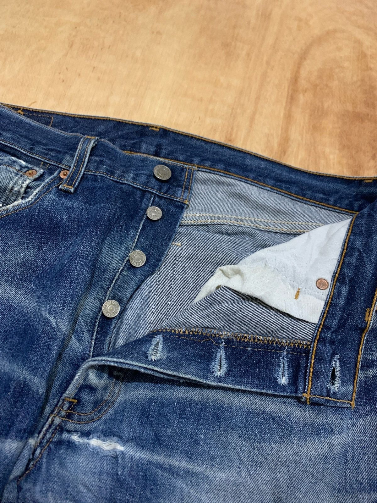 Levi's Vintage Clothing Vintage Levis 501xx Distressed Denim Jeans Size 34x36 Size US 34 / EU 50 - 5 Thumbnail