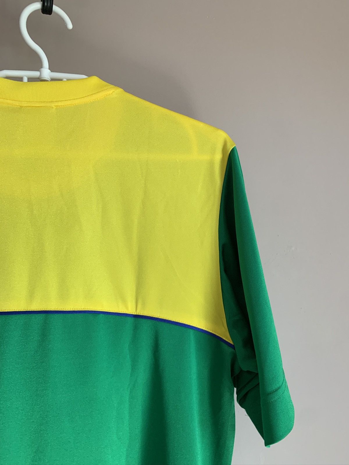Vintage Brazil World Cup 2006 Football Shirt Soccer Jersey Vintage Size US L / EU 52-54 / 3 - 7 Thumbnail