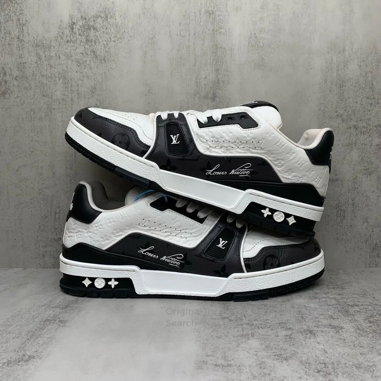 Louis Vuitton lv trainer black and white sneaker. Size US 7 / EU 40 - 2 Thumbnail