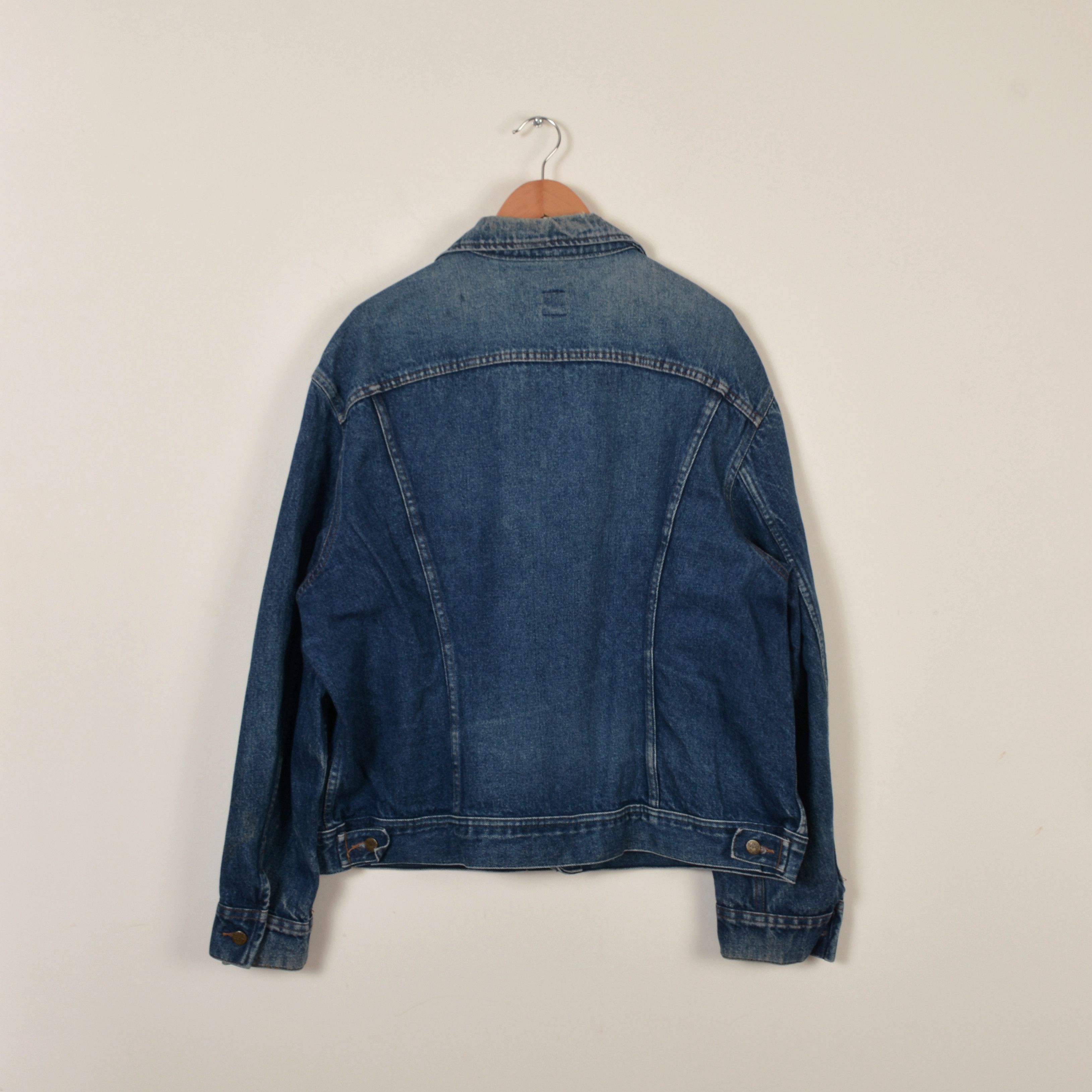 Lee Vintage denim trucker jacket by Lee Riders USA 1980 (2324) Size US L / EU 52-54 / 3 - 6 Thumbnail
