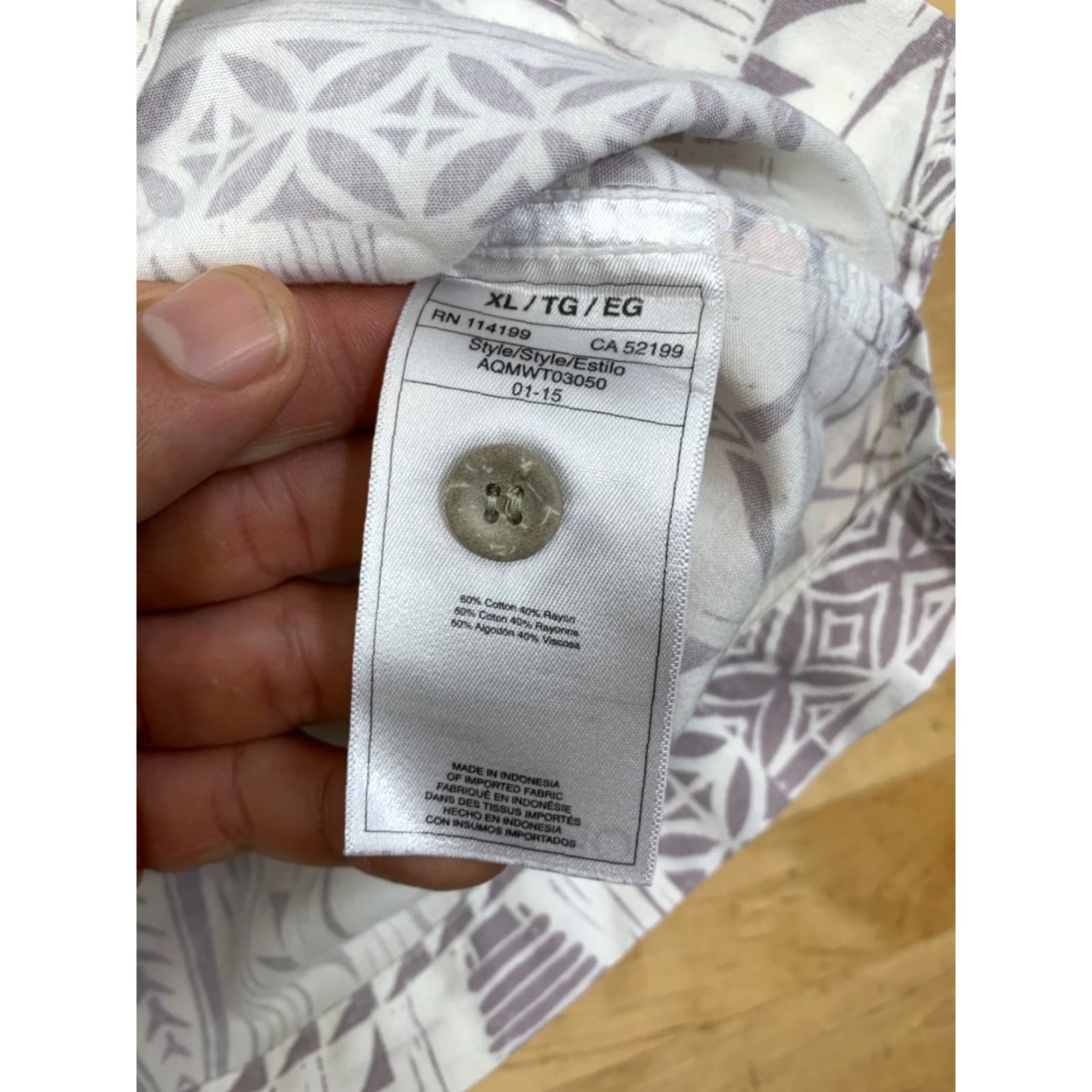 Quiksilver Quiksilver Waterman Button-Up Shirt Mens XL White Fish Hook Tribal 11894 Size US XL / EU 56 / 4 - 3 Thumbnail