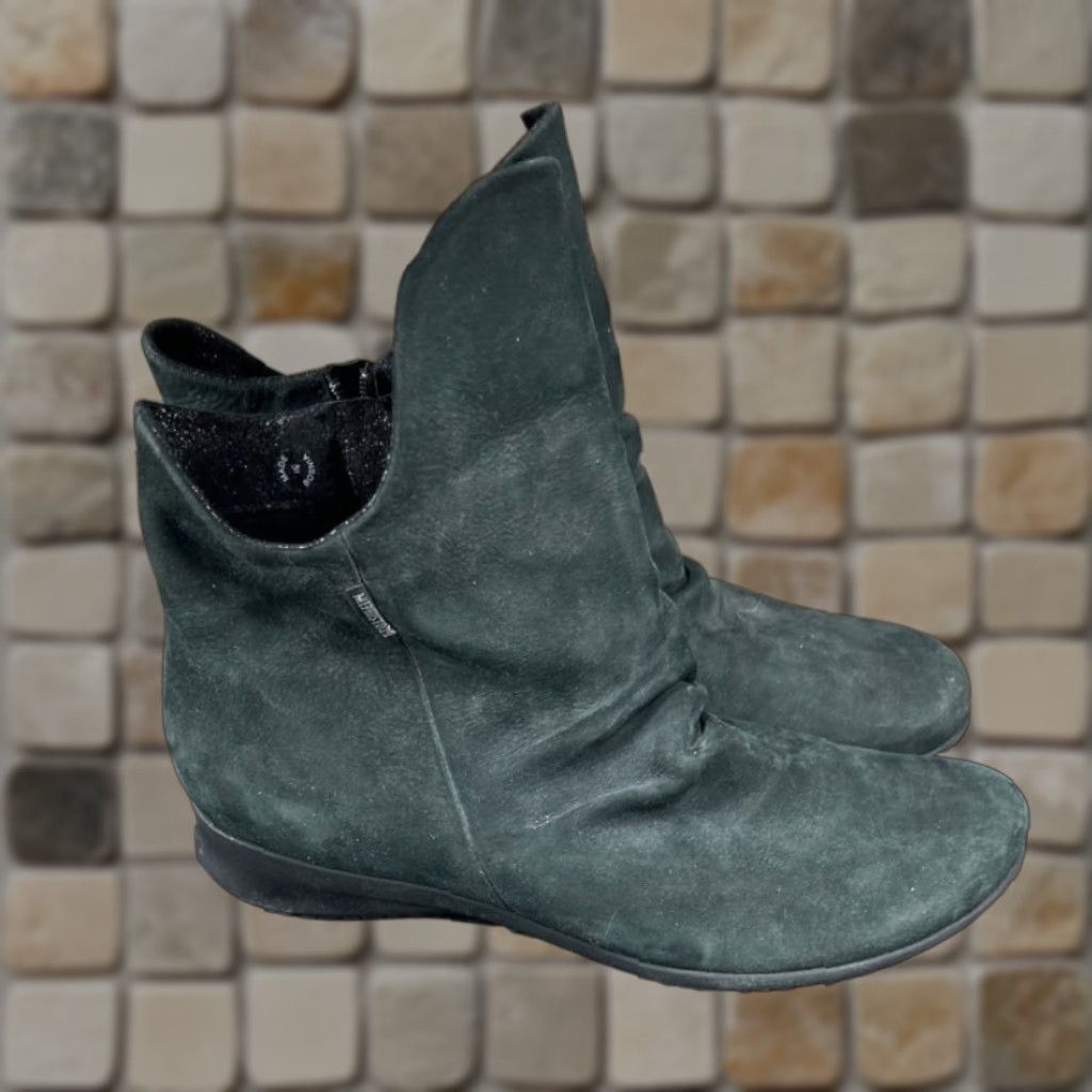 Mephisto VINTAGE Mephisto Booties Women’s Ankle Boot Solid Leather Fall Winter Casual Comfort Size 7.5 Black Size US 7.5 / IT 37.5 - 1 Thumbnail