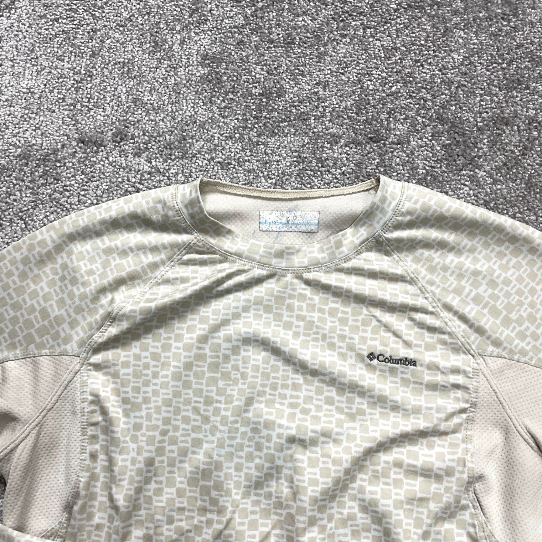 Vintage Columbia Omni Wick Active Shirt Medium Beige Patterned Thumbhole Crew Neck Womens Size M / US 6-8 / IT 42-44 - 3 Thumbnail