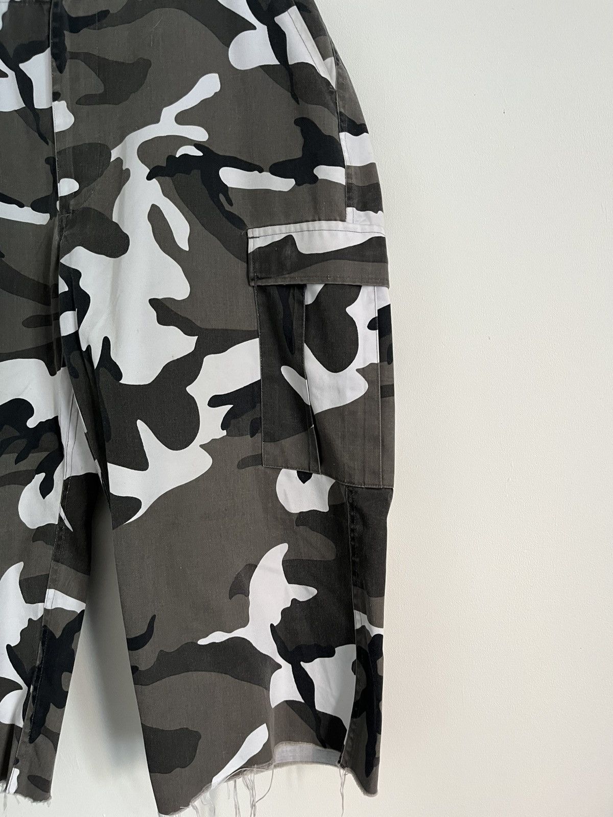 Japanese Brand Fostex Camo Shorts similar worm by Playboy carti Kanye west Size US 34 / EU 50 - 2 Thumbnail