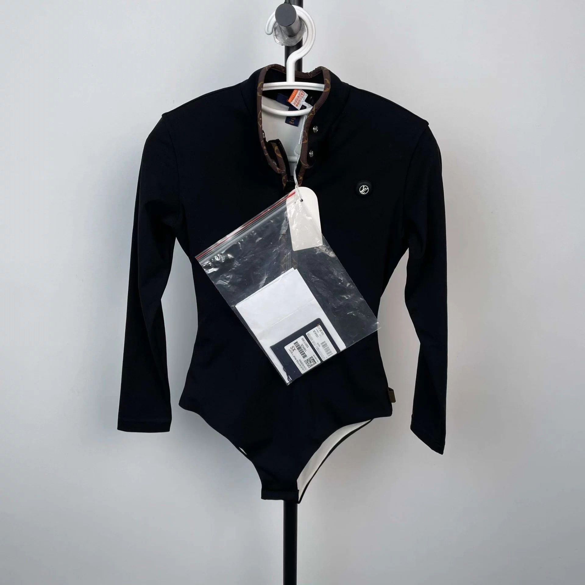Louis Vuitton LV casual romper 34 Size XS / US 0-2 / IT 36-38 - 7 Thumbnail