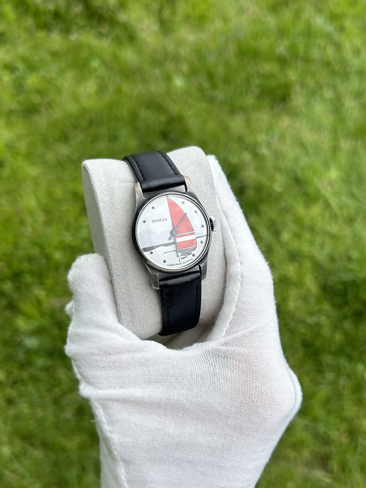 Vintage Vintage Watch Pobeda Soviet USSR Mechanical Wristwatch 1980s Size ONE SIZE - 3 Thumbnail