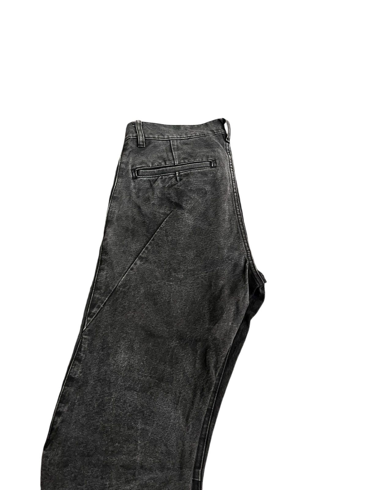 Attachment × Jean × Kazuyuki Kumagai Attachment Vintage Attachment Curved Jeans in size 32 x 32 inches Size US 32 / EU 48 - 11 Thumbnail