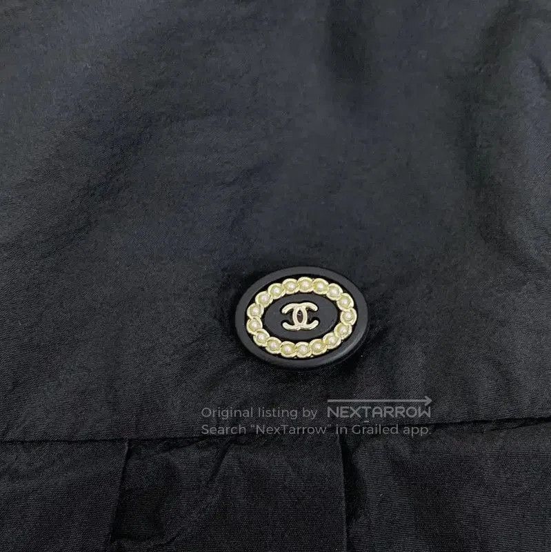 Chanel Chanel Black Silk Pleated Skirt . Size 24" / US 00 / IT 34 - 5 Thumbnail