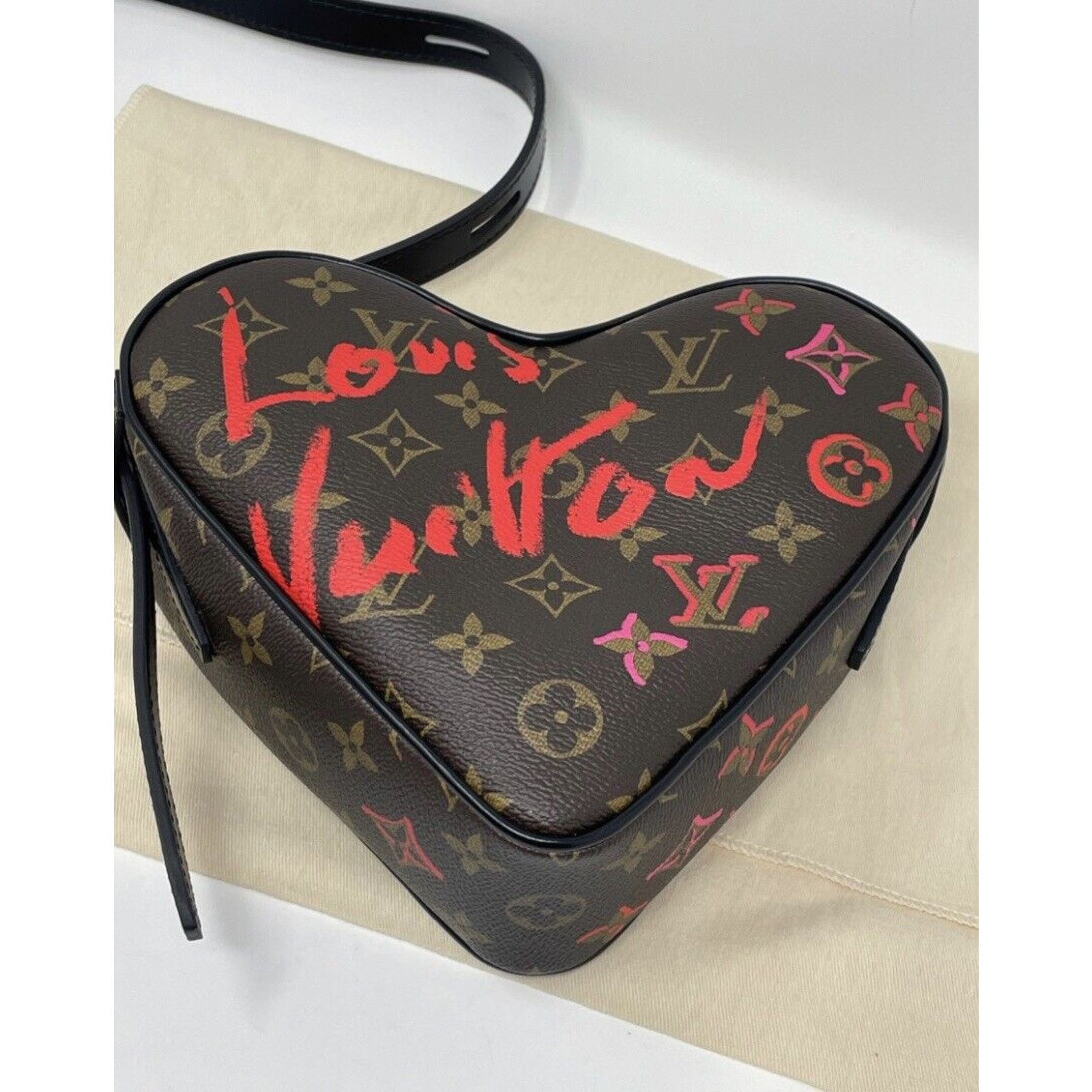 Louis Vuitton Louis Vuitton Sac Coeur Heart Bag 🦄 Monogram Fall in love Size ONE SIZE - 7 Thumbnail