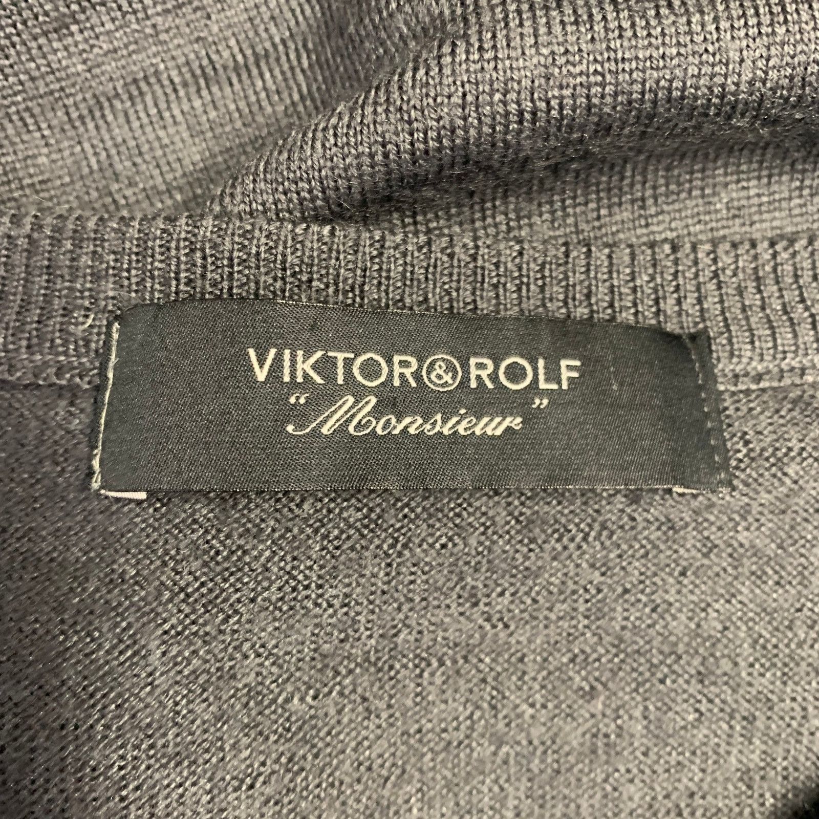 Viktor & Rolf VIKTOR & ROLF Size M Grey Knit V-Neck Pullover Size US M / EU 48-50 / 2 - 9 Thumbnail