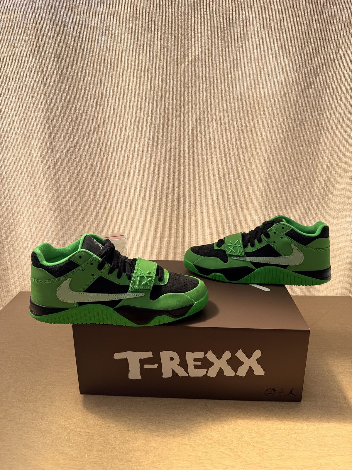 Nike × Travis Scott Jordan CJ1 T-Rexx Travis Scott Green Spark Size US 10 / EU 43 - 2 Thumbnail