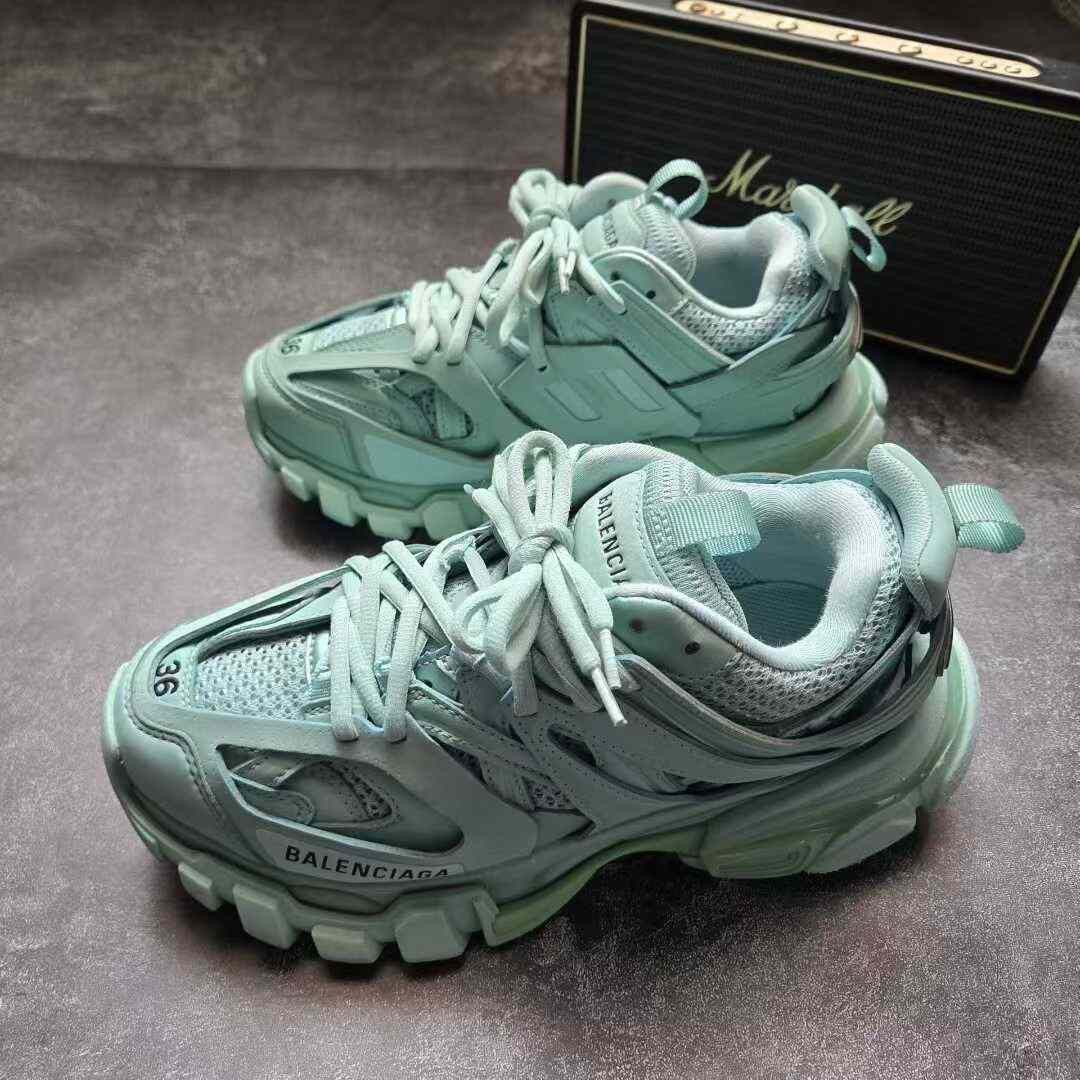 Balenciaga Balenciaga Green Lowtop Sneakers 36 Women Size US 6 / IT 36 - 1 Thumbnail
