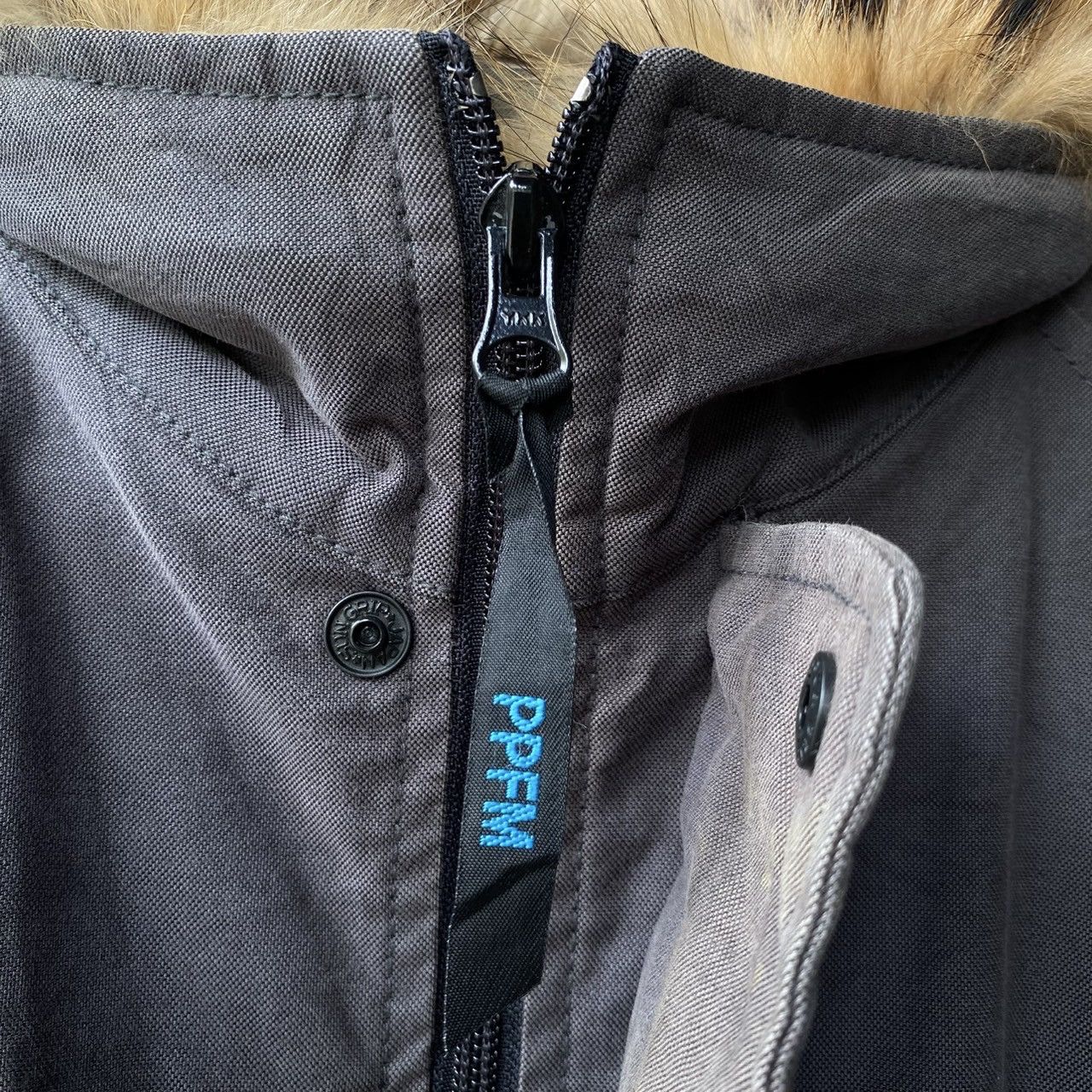 PPFM PPFM Gray Fur-Collar Puffer Jacket Size US L / EU 52-54 / 3 - 17 Thumbnail