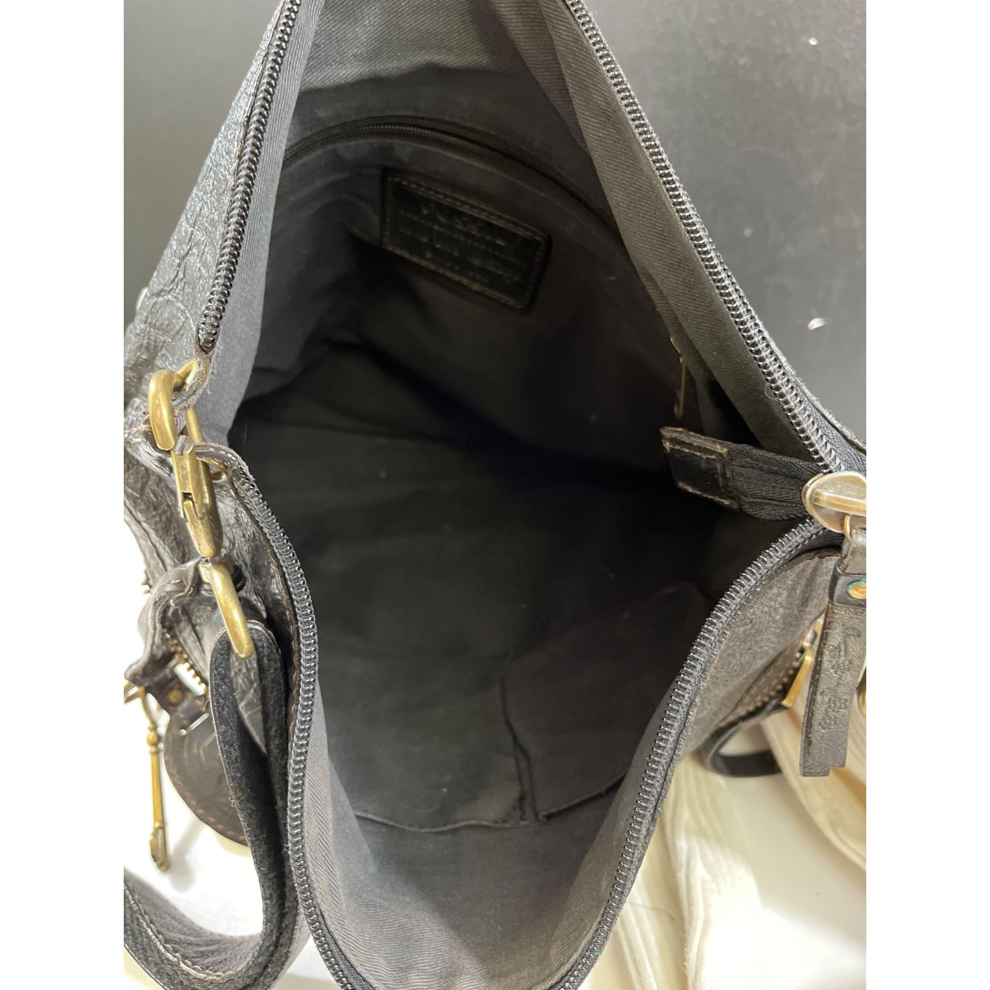 Fossil Fossil Women's Black Genuine Leather Crossbody Purse SKU 614 Size ONE SIZE - 6 Thumbnail